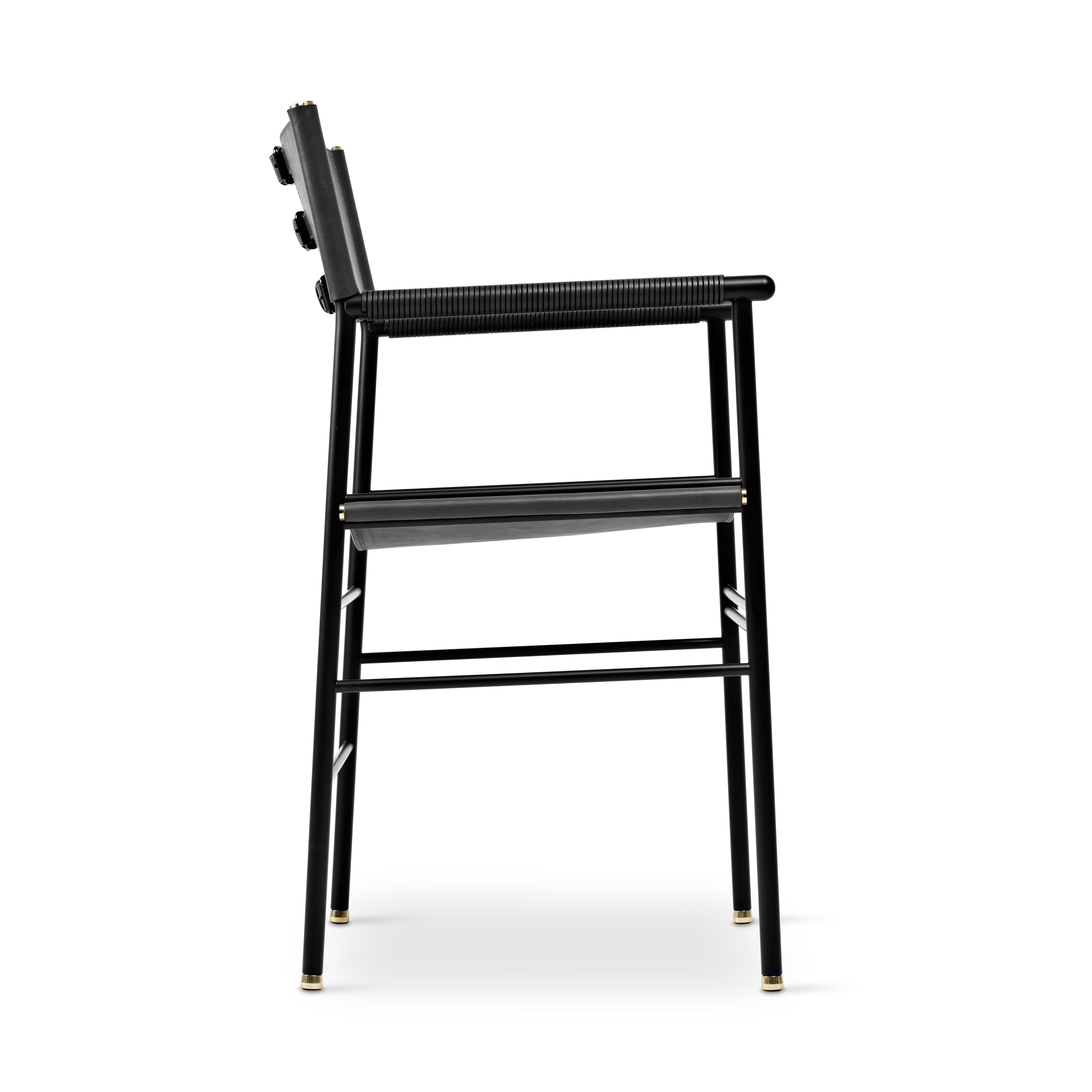 Satz von 4 handgefertigten zeitgenössischen Sesseln aus schwarzem Leder und schwarzem Gummimetall im Zustand „Neu“ im Angebot in Alcoy, Alicante