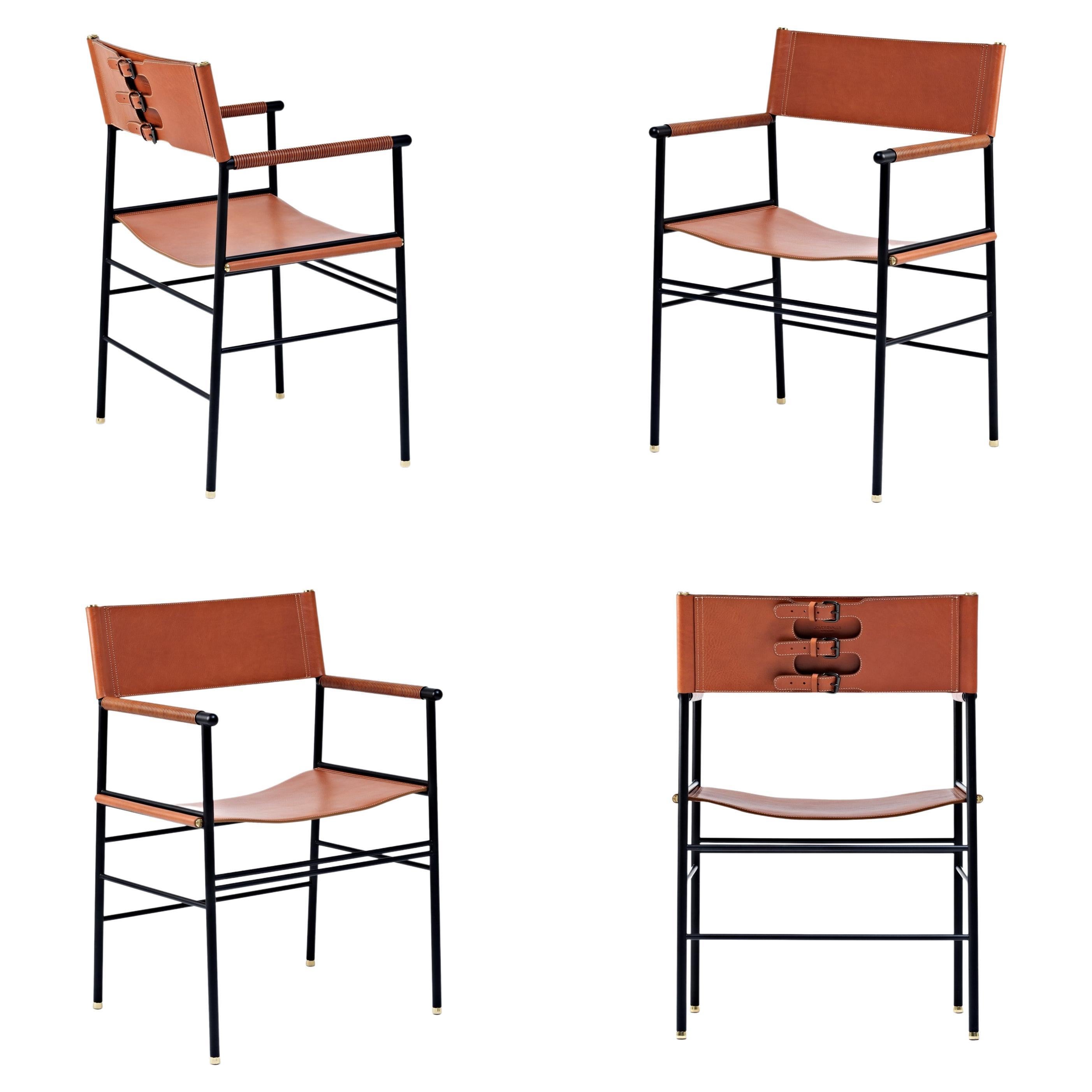 4er-Set klassischer zeitgenössischer Sessel aus naturfarbenem Leder und schwarzem Metall im Angebot