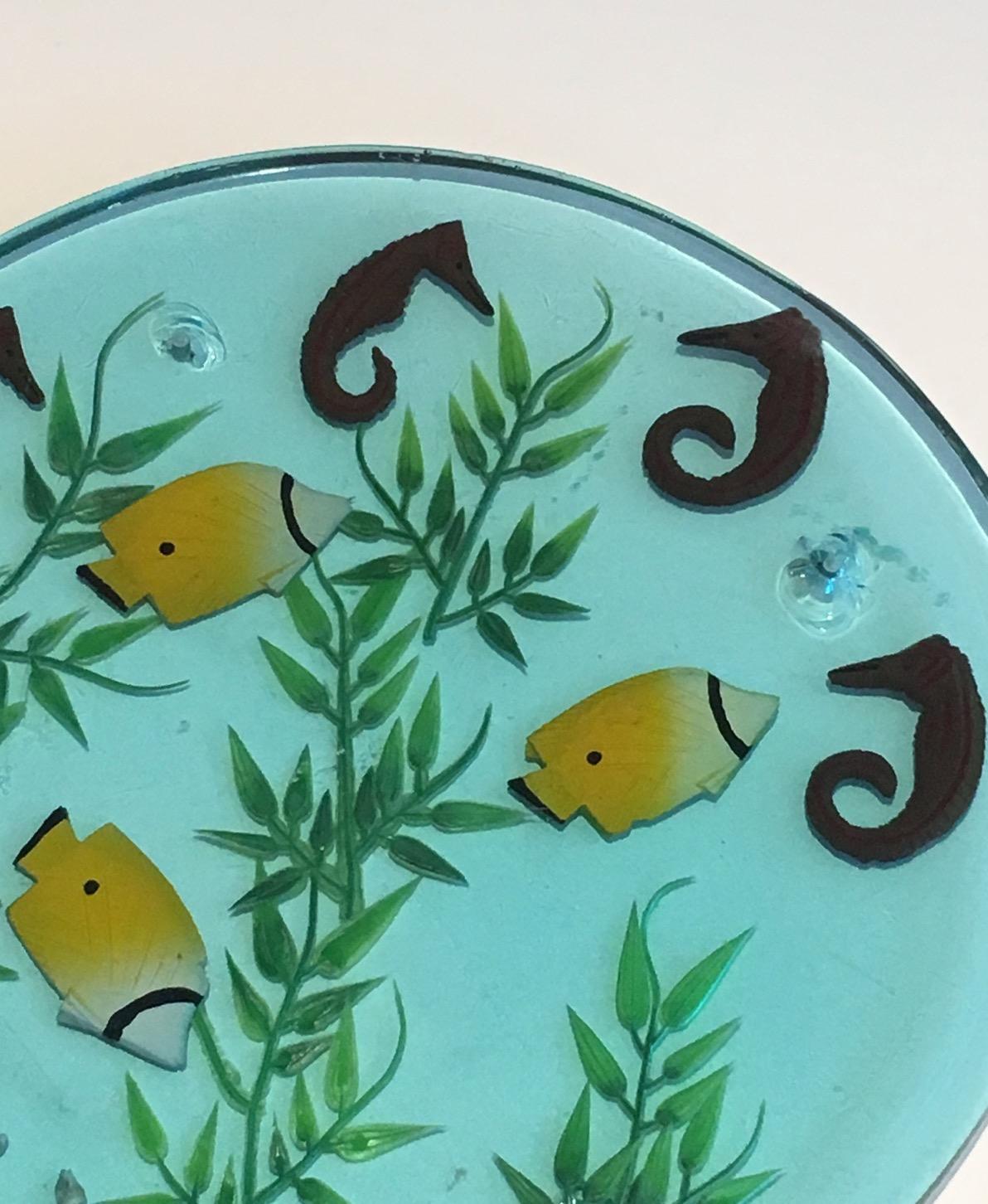 Set of 4 Resin Plates with Incrusted Seahorses, Fishes, Algues and Shells For Sale 2