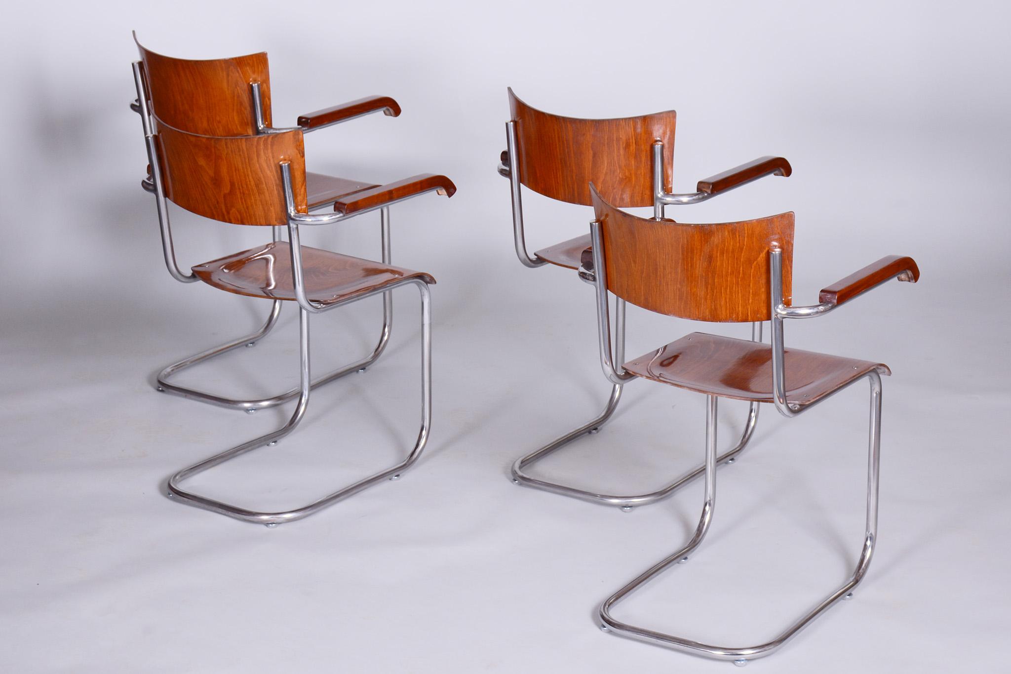 Chrome Ensemble de 4 fauteuils Bauhaus en hêtre restaurés conçus par Mart Stam, années 1930, Tchèque en vente