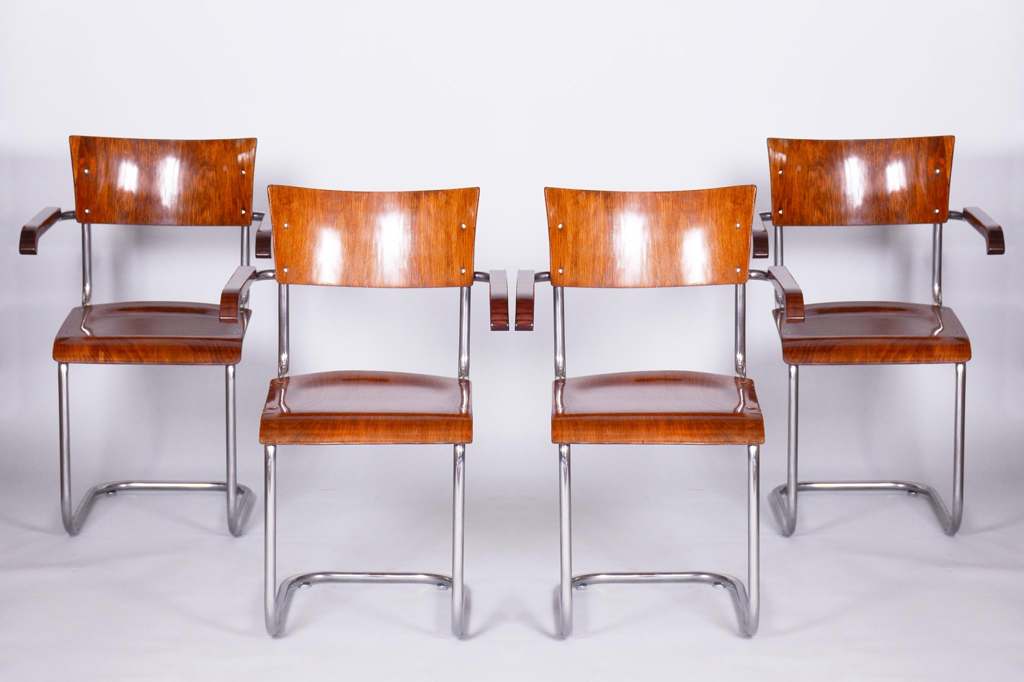 Ensemble de 4 fauteuils Bauhaus en hêtre restaurés conçus par Mart Stam, années 1930, Tchèque en vente 3