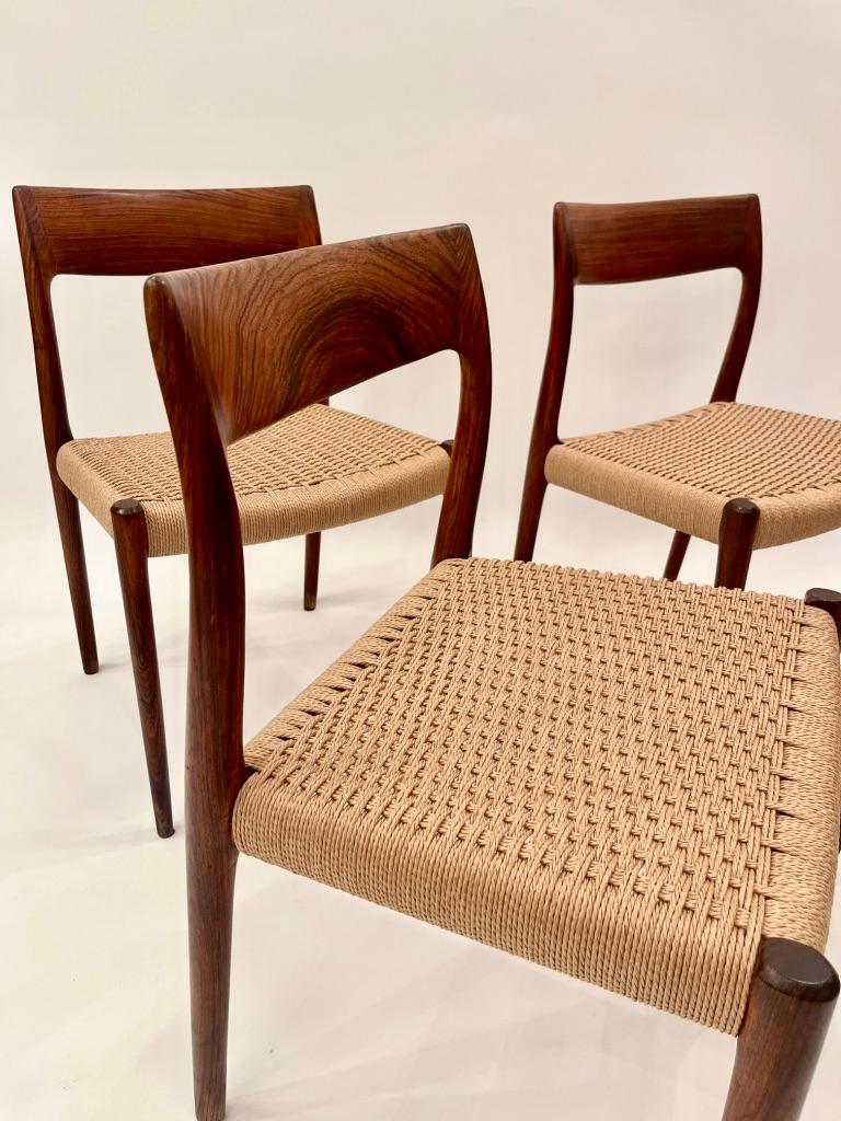 4er Set Rio Palisander & Papierkordel Stühle n°77 von Niels O. Møller,  ca. 1950s im Zustand „Gut“ im Angebot in Geneva, CH