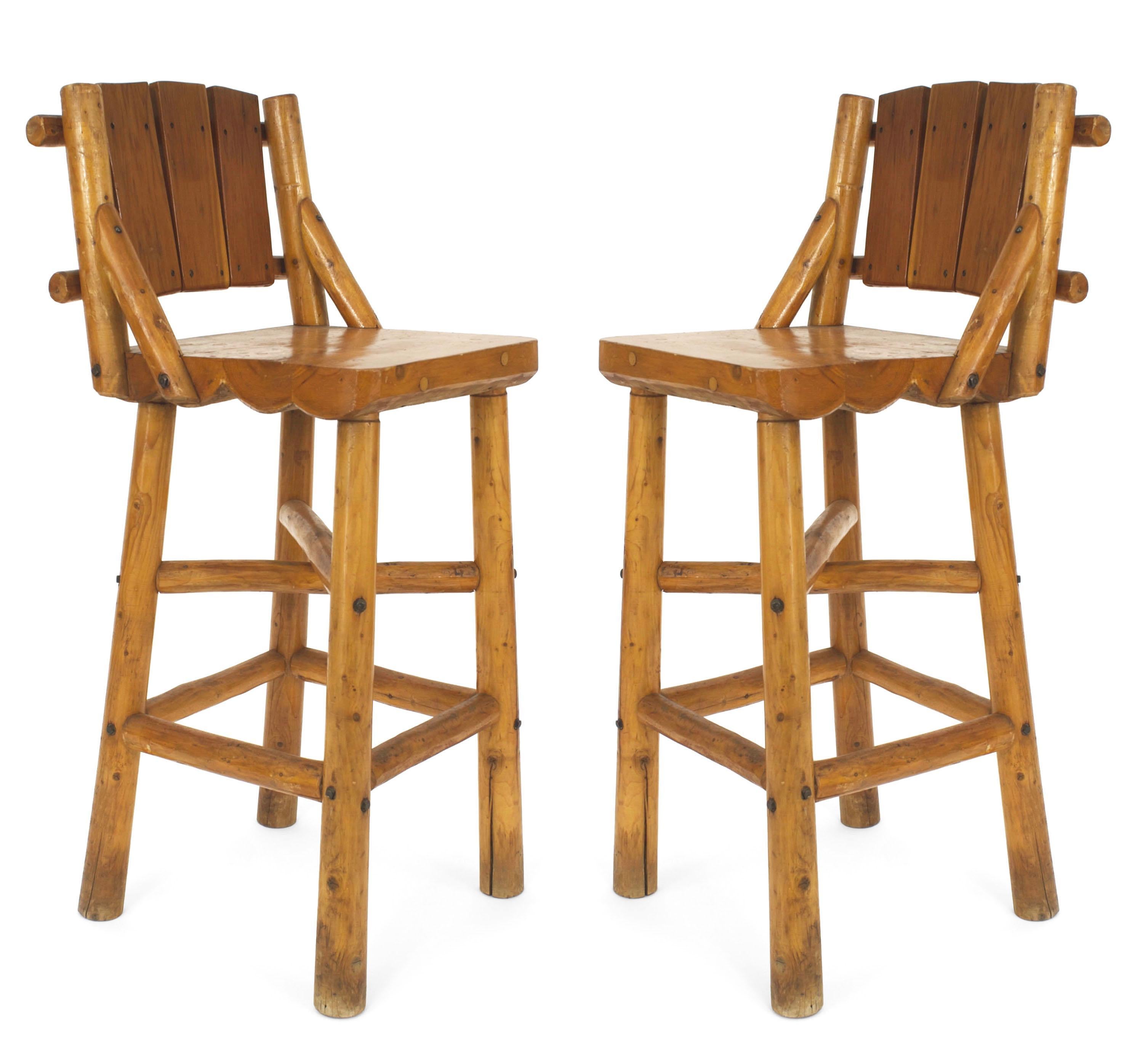 Américain Rittenhouse ensemble de 4 tabourets de bar en cèdre de Hickory ancien en vente