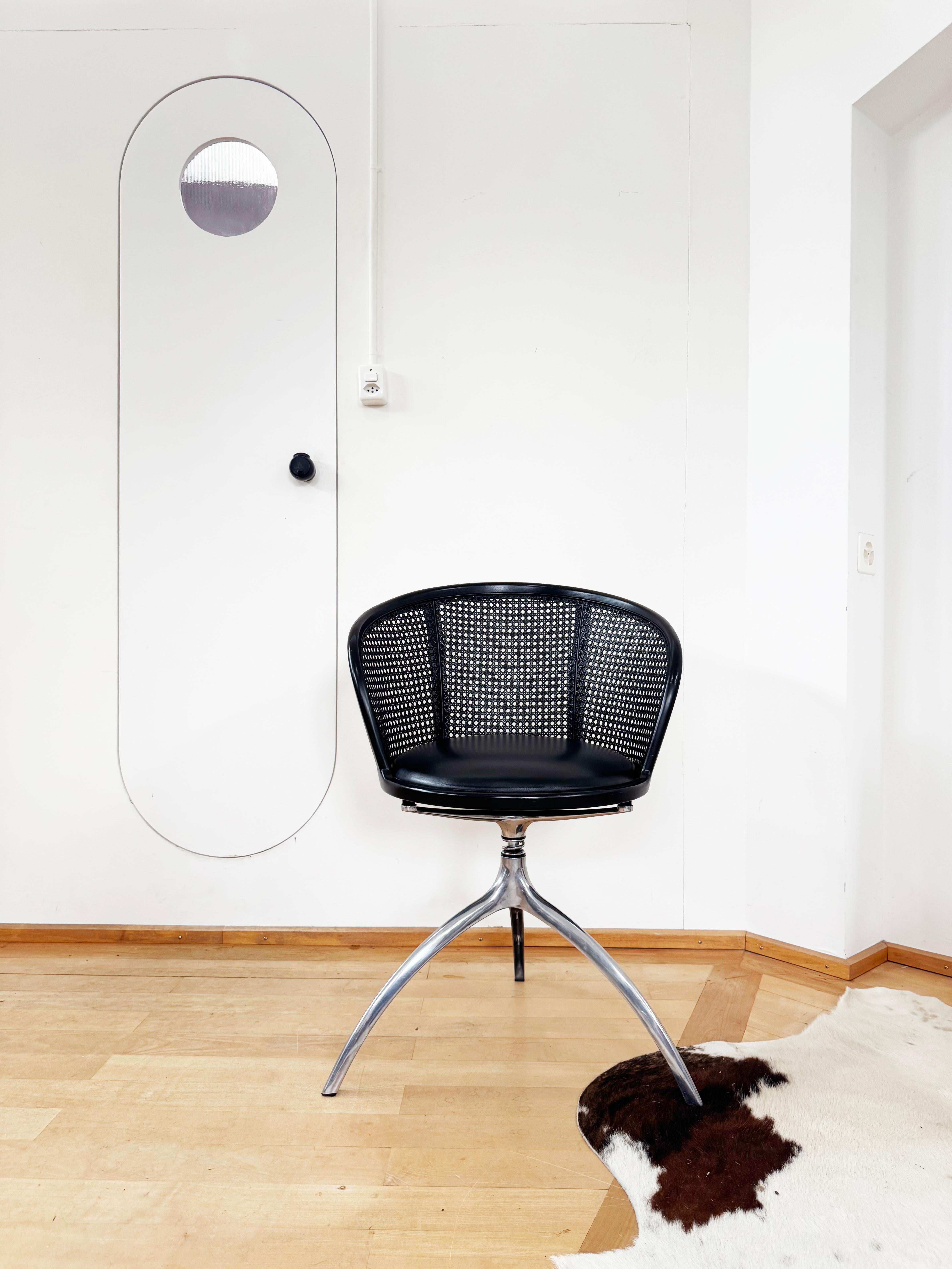 Lot de 4 chaises Rizzatto Alias 901 Young Lady, assise et canne noires, structure en aluminium en vente 8