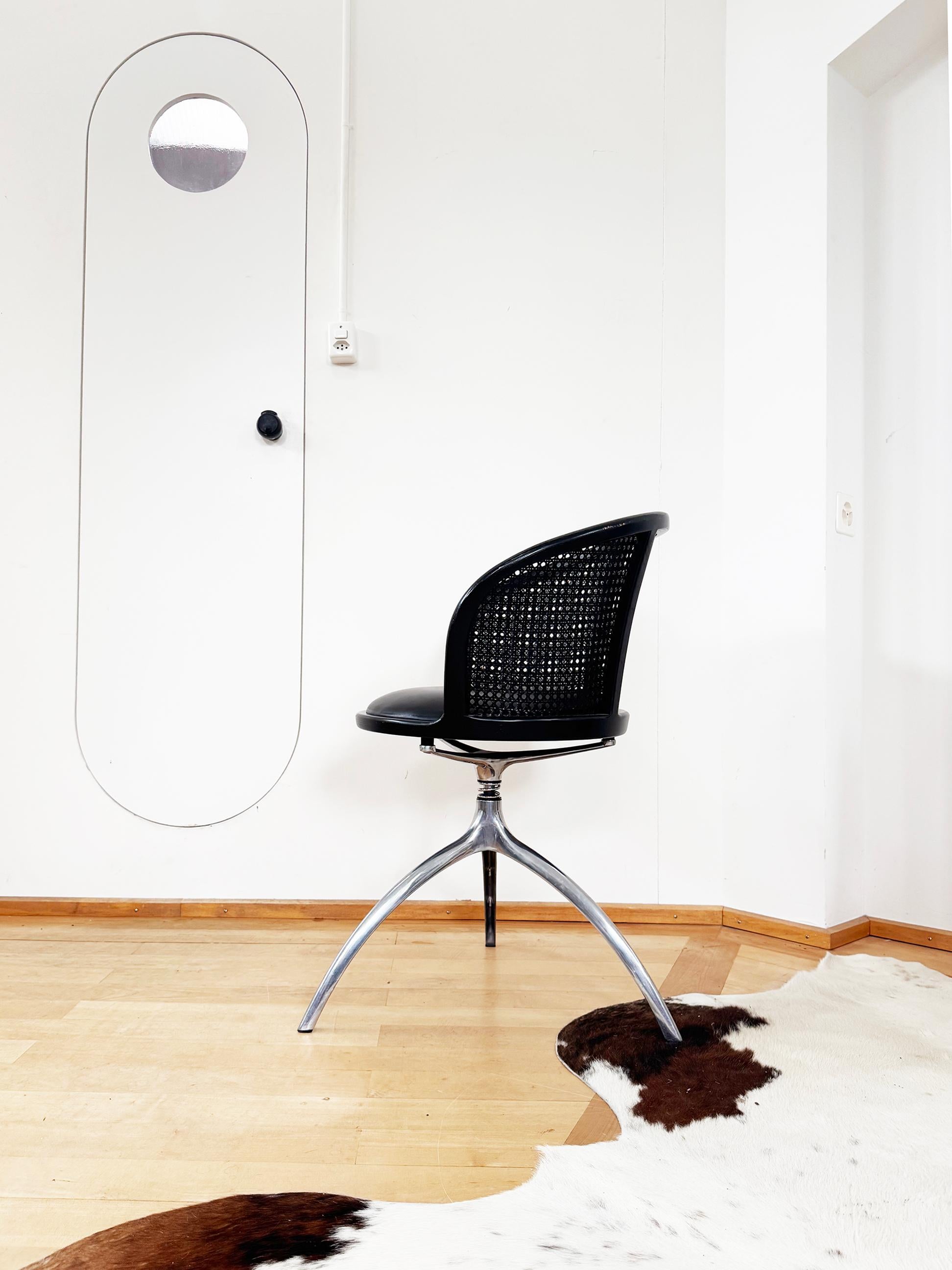Lot de 4 chaises Rizzatto Alias 901 Young Lady, assise et canne noires, structure en aluminium en vente 12