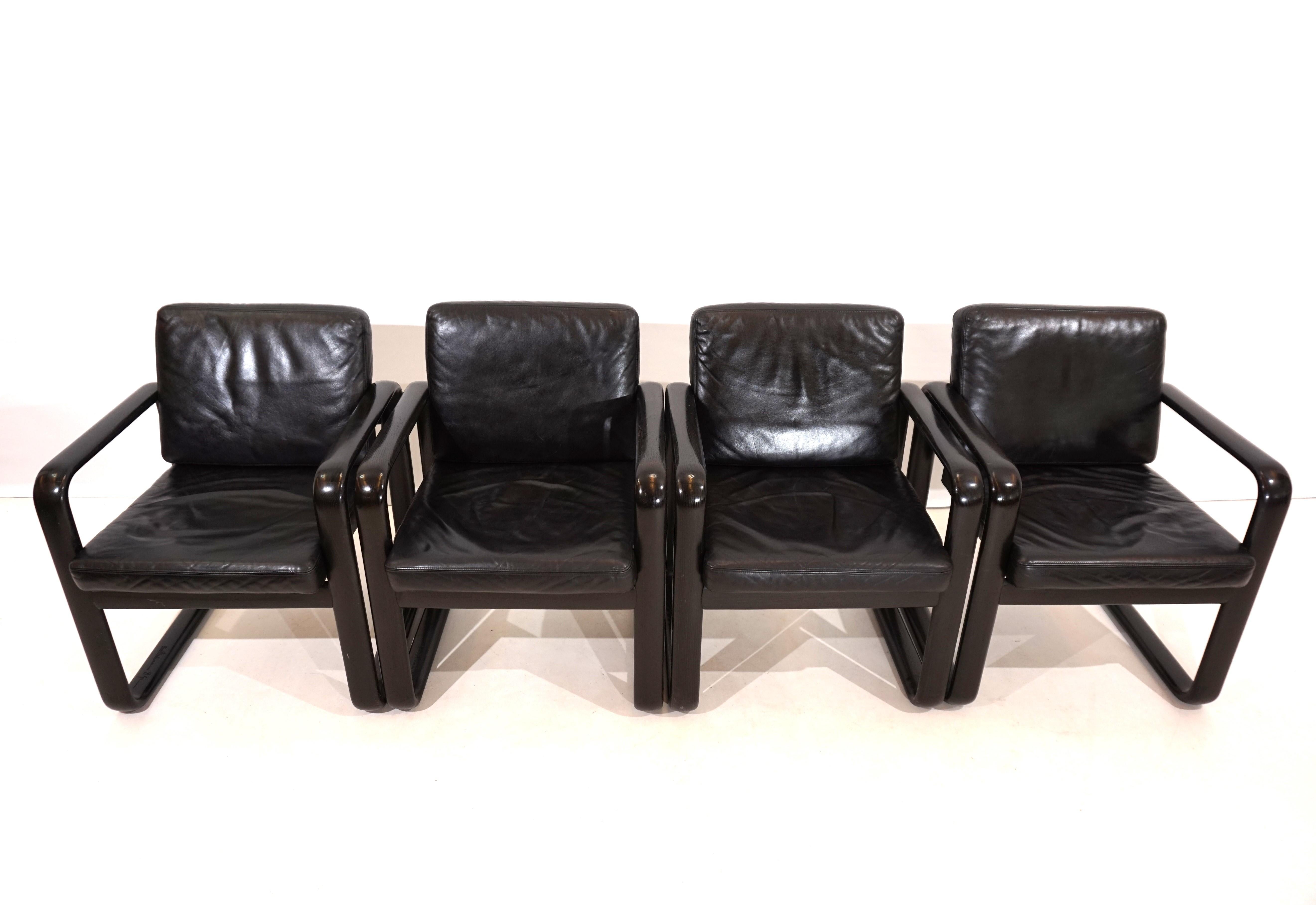 Mid-Century Modern Set of 4 Rosenthal Hombre leather dining chairs by Burkhard Vogtherr For Sale