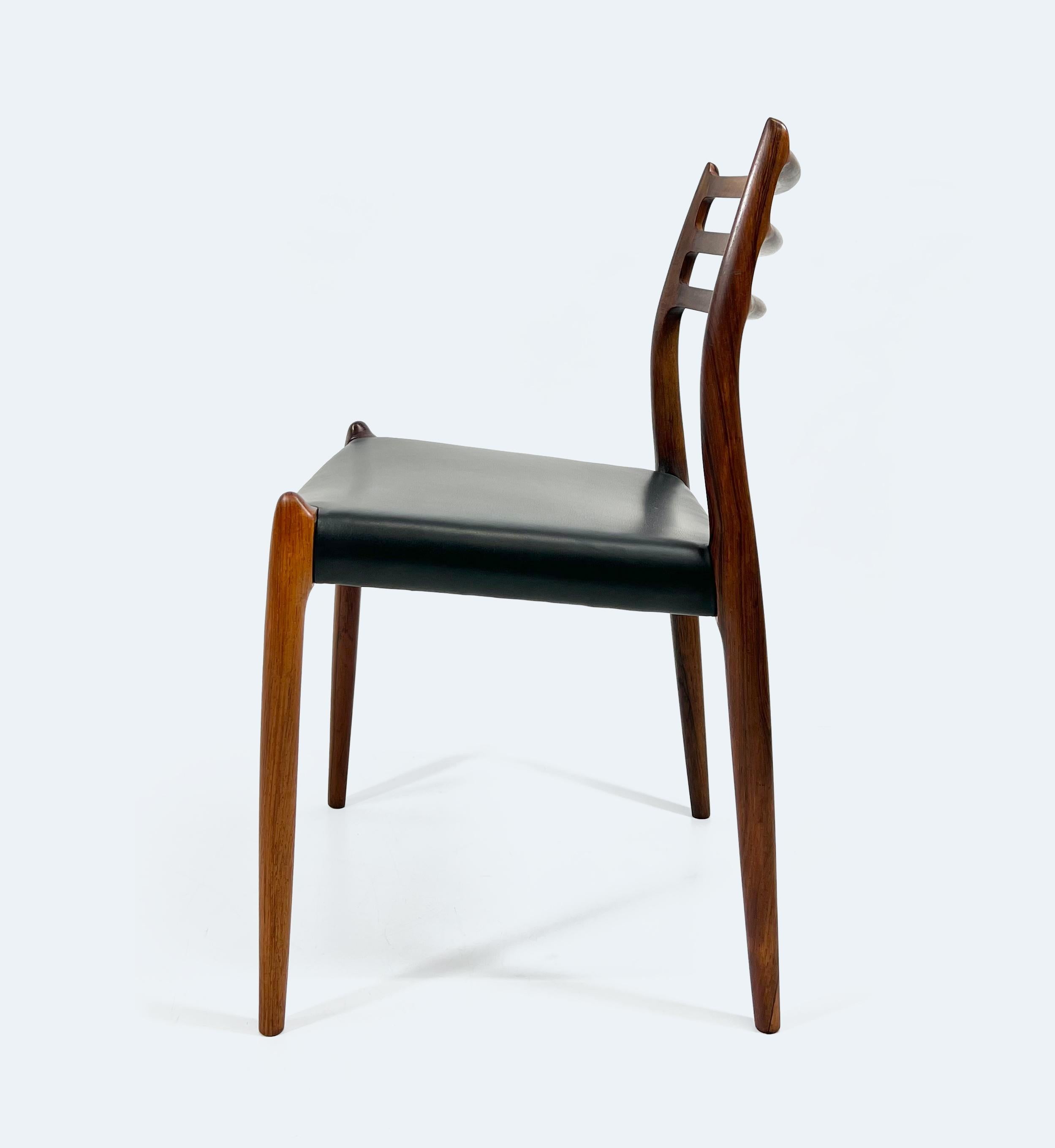 Metà XX secolo Set di 4 sedie in palissandro No. 78 di Niels O. Møller per J.L. Møller Møbelfabrik in vendita
