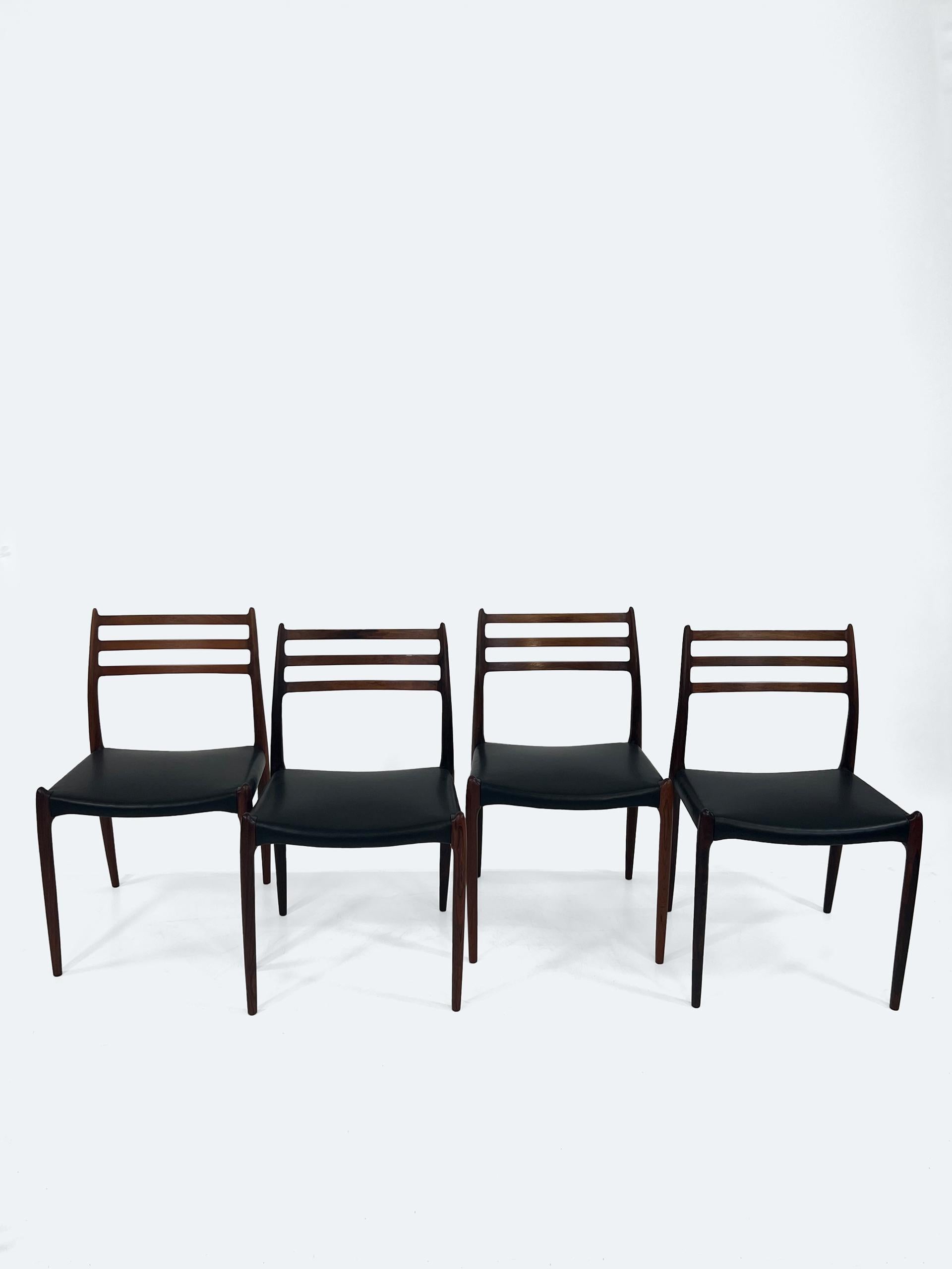 Set di 4 sedie in palissandro No. 78 di Niels O. Møller per J.L. Møller Møbelfabrik in vendita 1