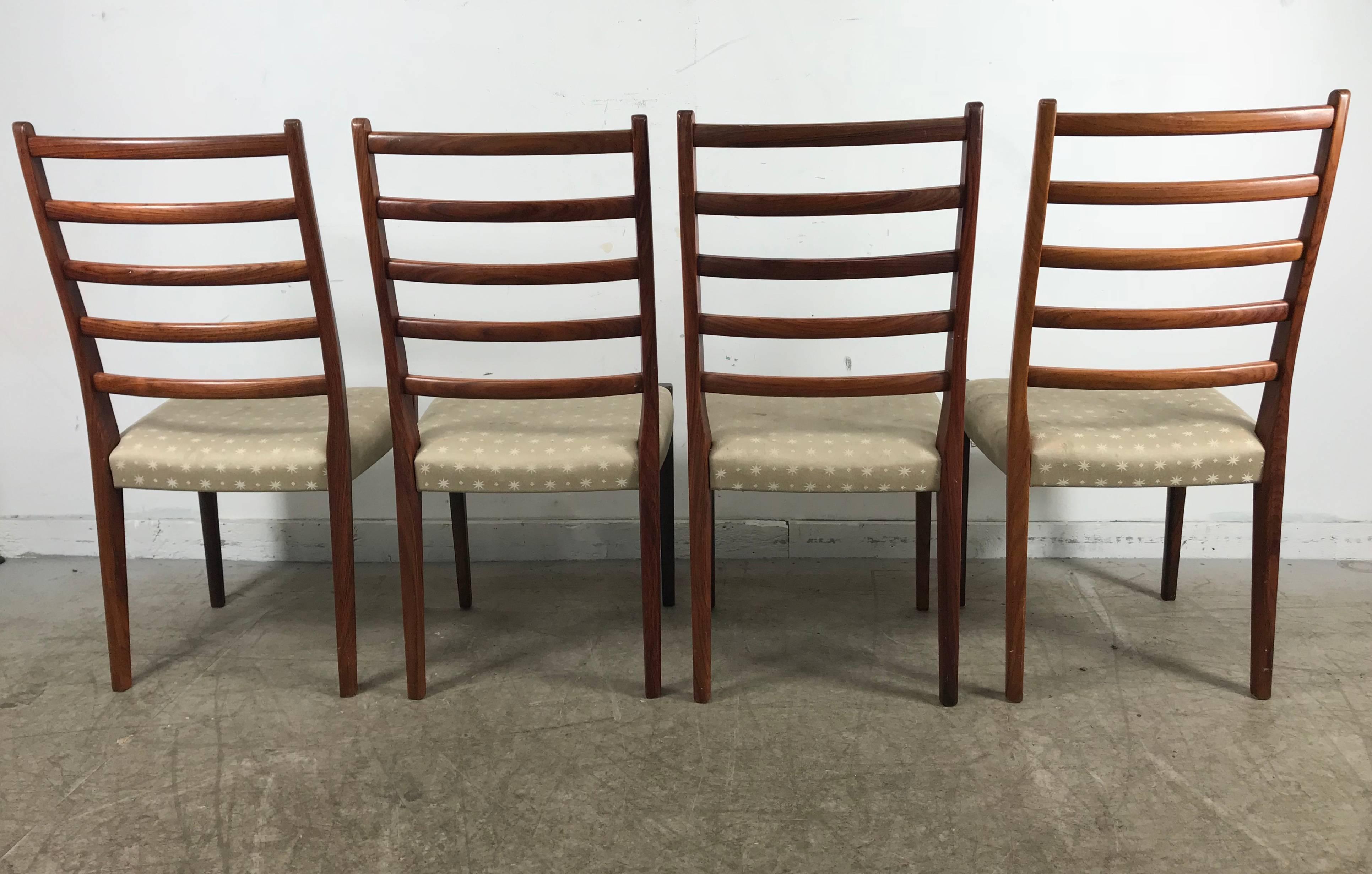 Set aus vier Esszimmerstühlen aus Palisanderholz von Svegards Markaryd, Schweden (Skandinavische Moderne)