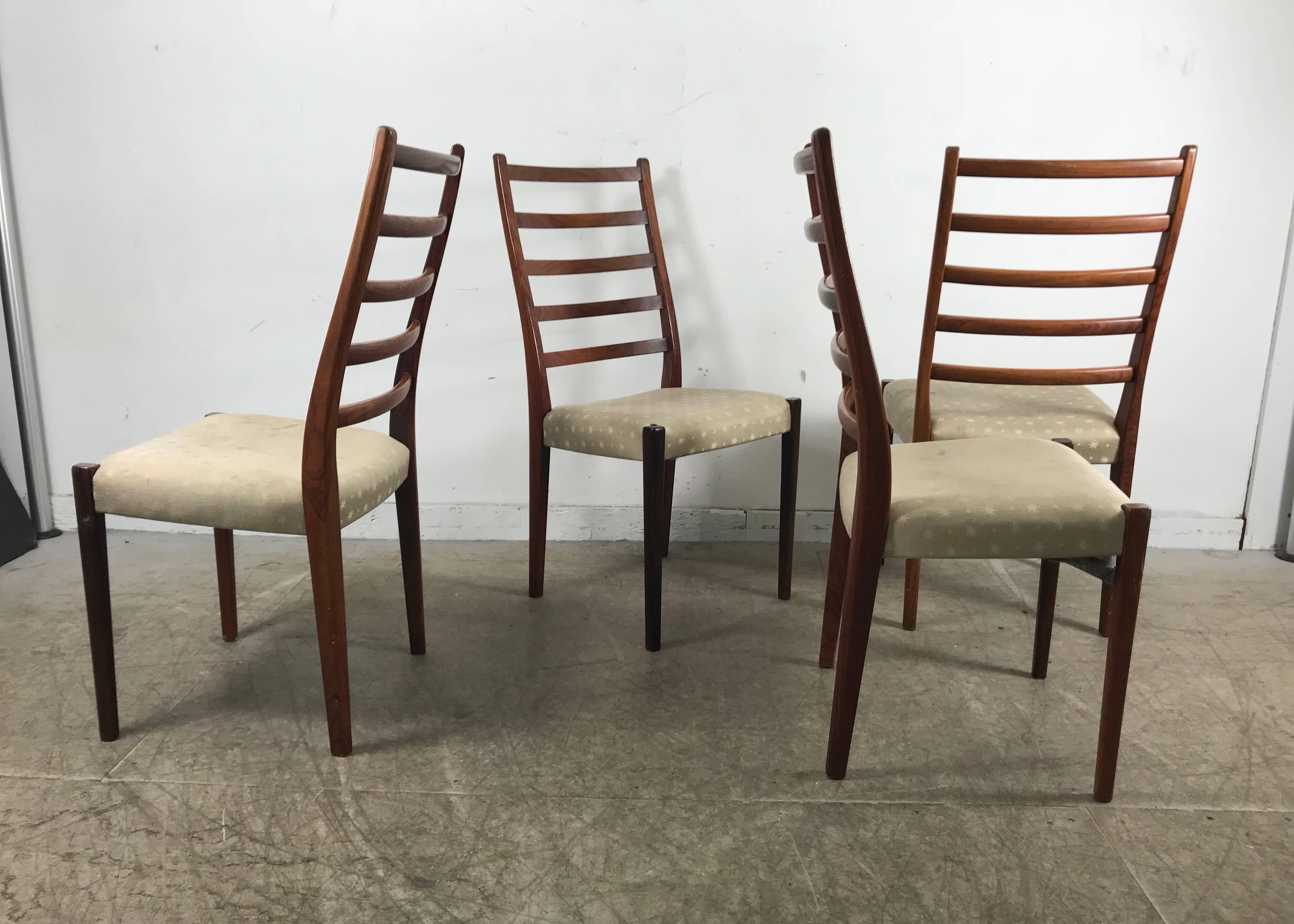 Set aus vier Esszimmerstühlen aus Palisanderholz von Svegards Markaryd, Schweden (Schwedisch)