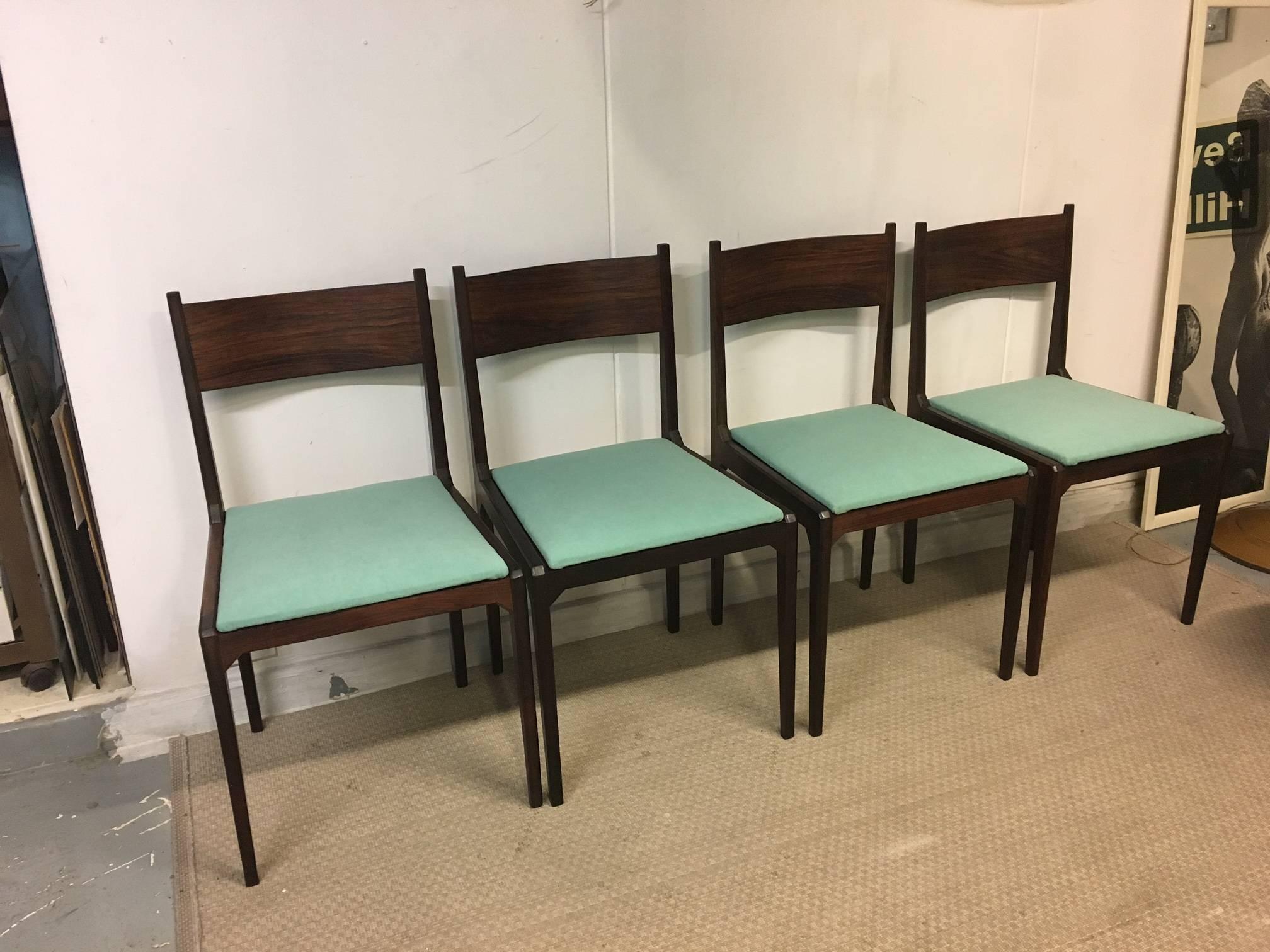 Gio Ponti and Rosselli Rosewood and Green Fustian Italian Dining Chairs, 1959  In Good Condition In Naples, IT