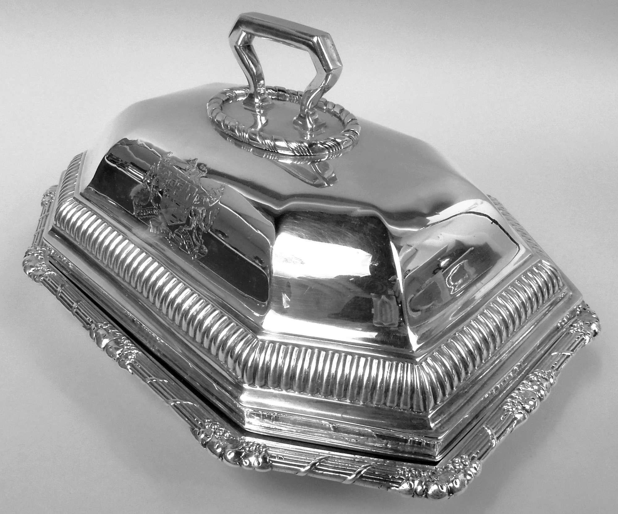 Set von 4 Rundell, Bridge & Rundell Entree-Tellern mit königlicher Provenienz (Britisch) im Angebot