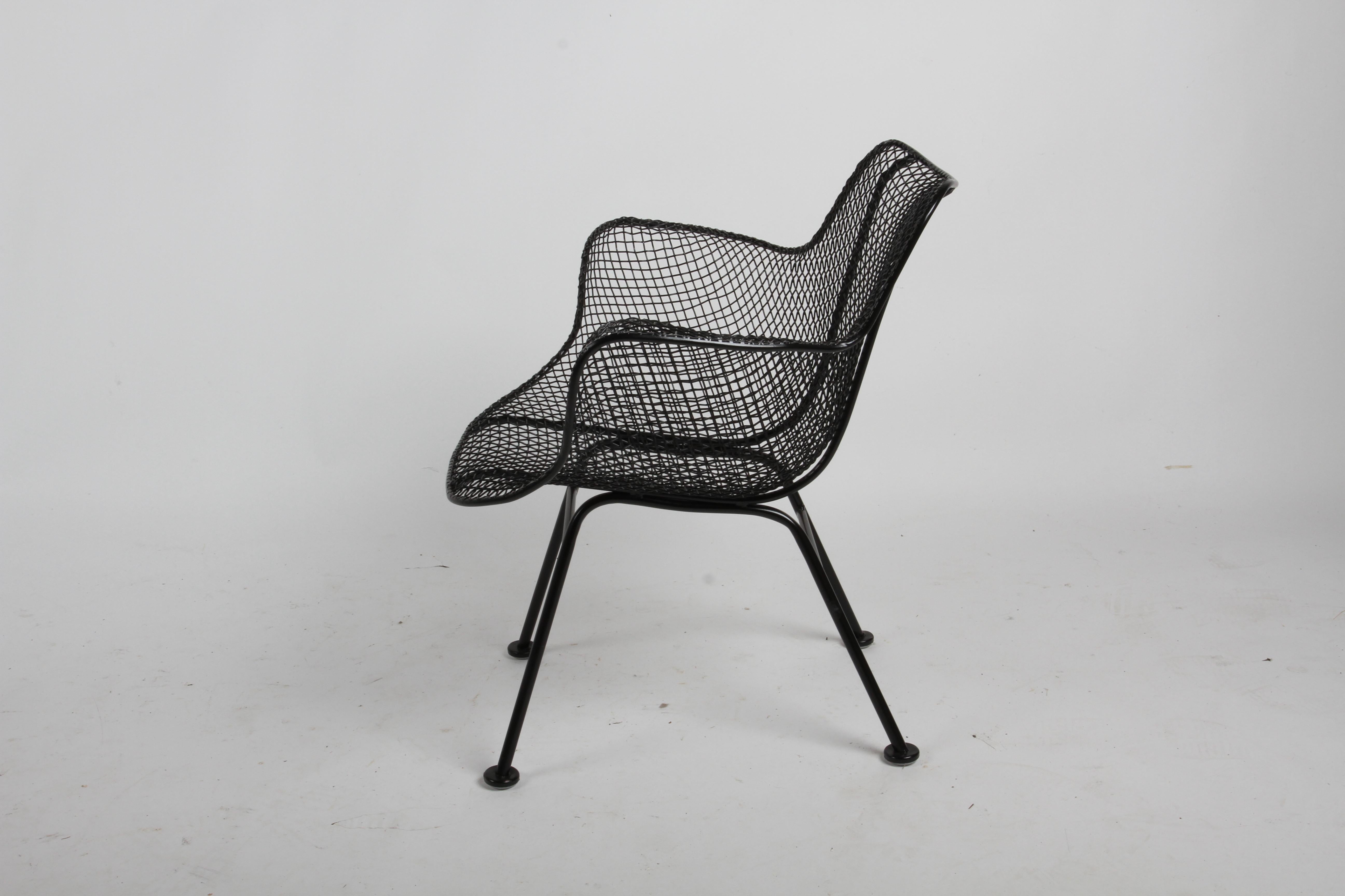 Satz von 4 restaurierten Ikonischen Skulpturen-Lounge-/Terrassensthlen von Russell Woodard aus Mesh im Angebot 4