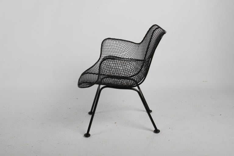 Set of 4 Russell Woodard Restored Iconic Sculptura Mesh Lounge Patio Arm Chairs  For Sale 4