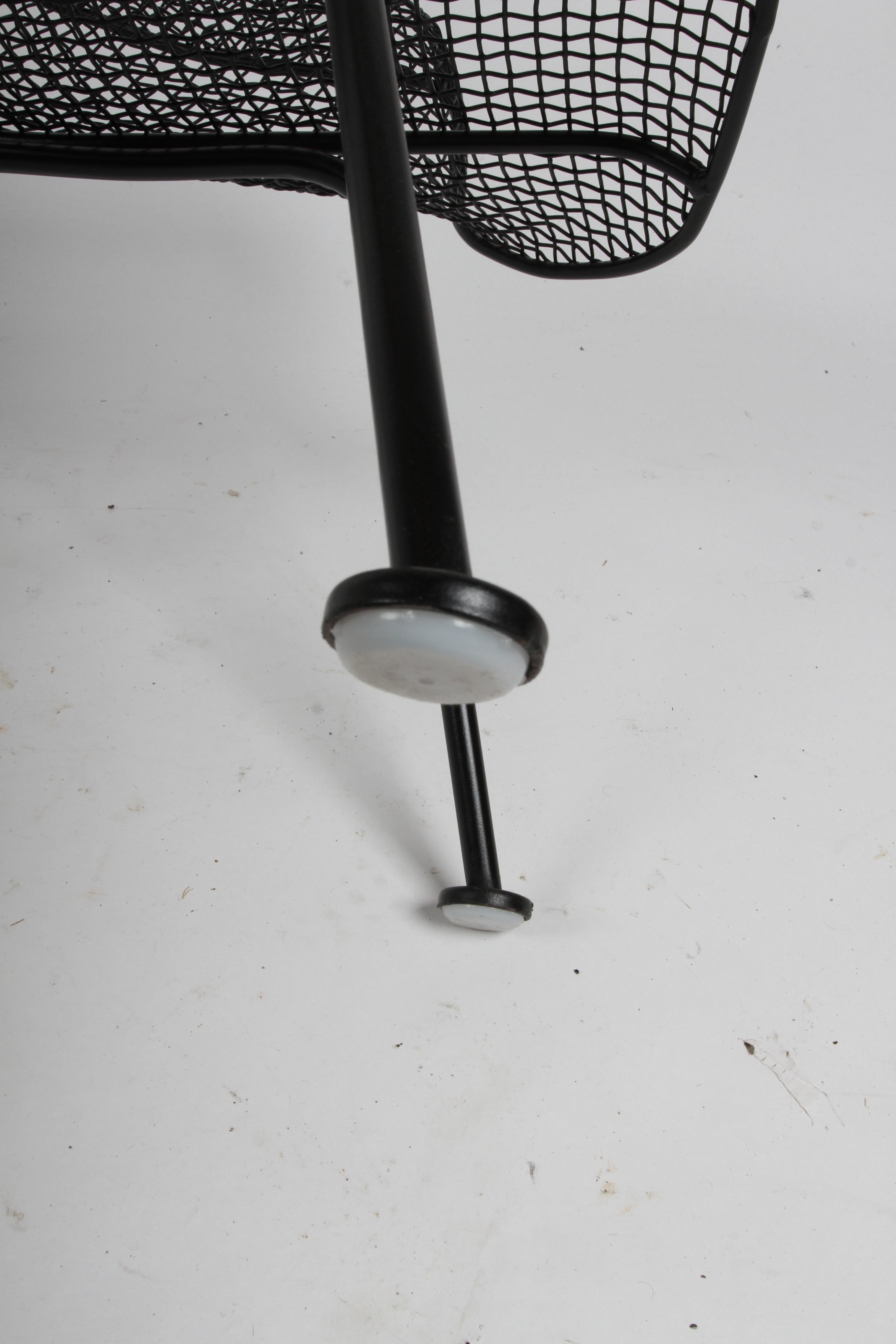 Satz von 4 restaurierten Ikonischen Skulpturen-Lounge-/Terrassensthlen von Russell Woodard aus Mesh im Angebot 9