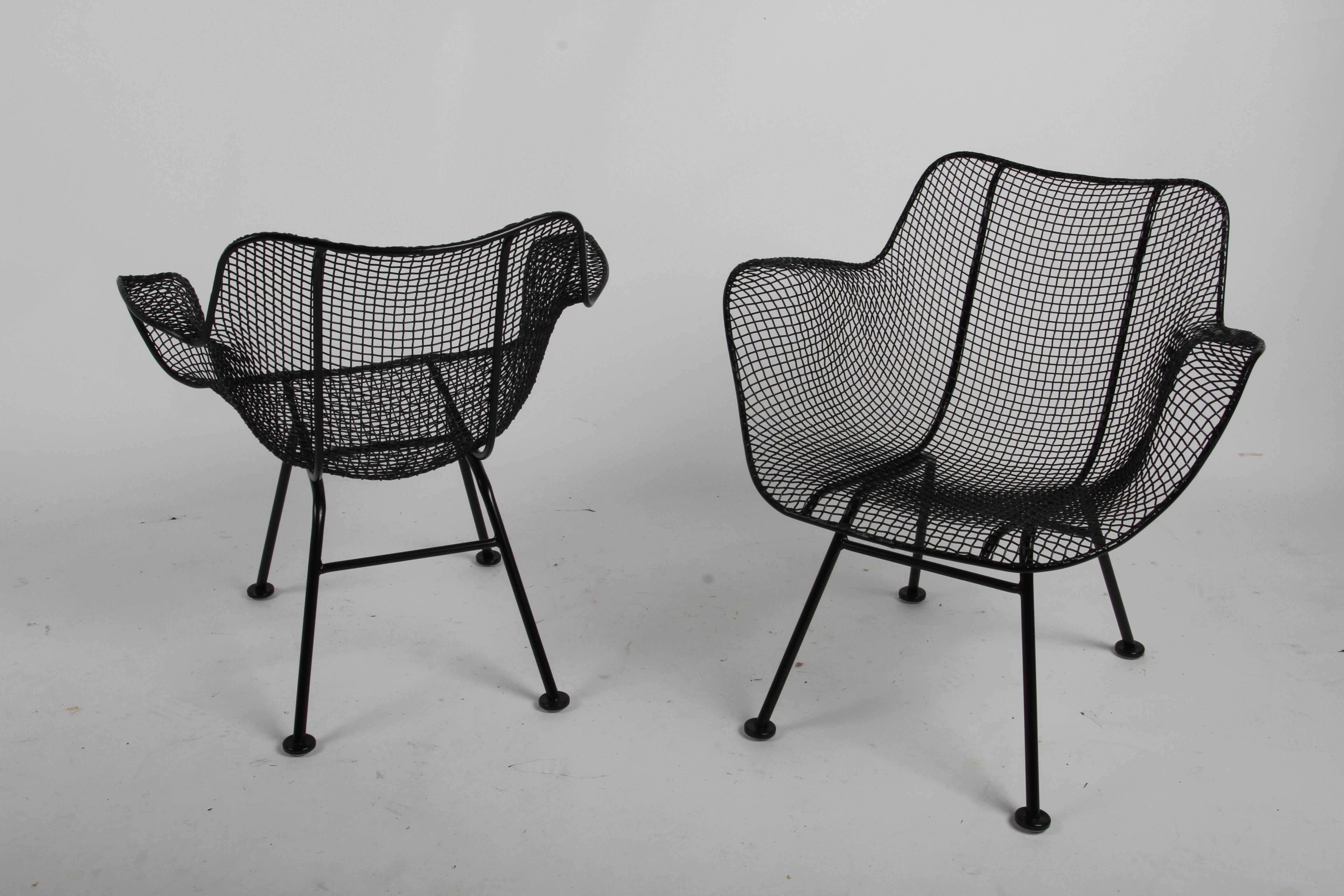 Satz von 4 restaurierten Ikonischen Skulpturen-Lounge-/Terrassensthlen von Russell Woodard aus Mesh (Moderne der Mitte des Jahrhunderts) im Angebot
