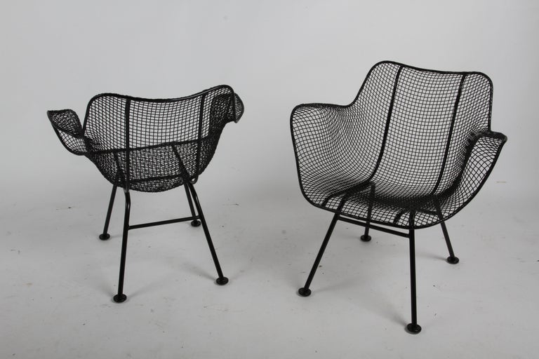 Mid-Century Modern Set of 4 Russell Woodard Restored Iconic Sculptura Mesh Lounge Patio Arm Chairs  For Sale
