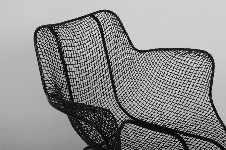 Mid-20th Century Set of 4 Russell Woodard Restored Iconic Sculptura Mesh Lounge Patio Arm Chairs  For Sale