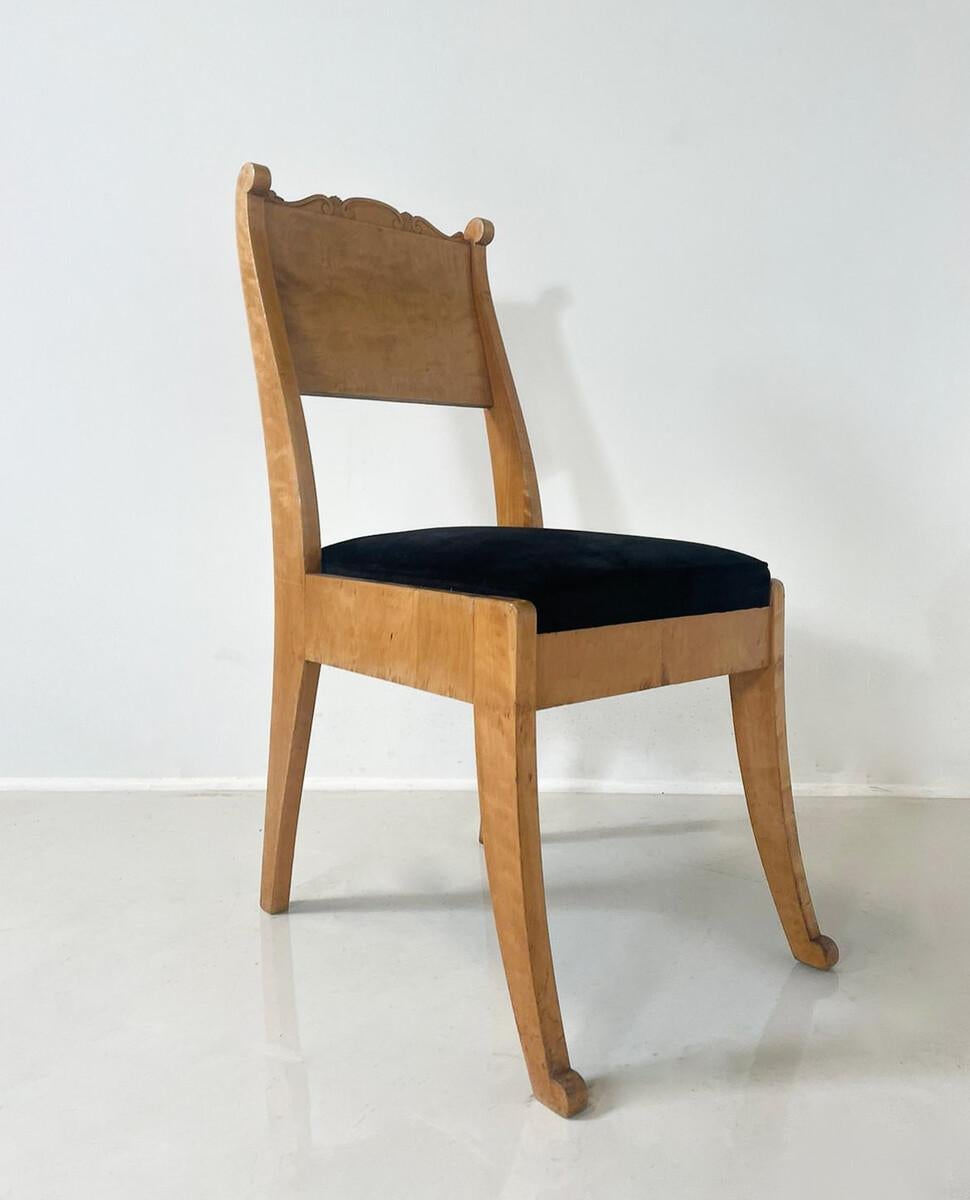 Set of 4 Russian Chairs, Birch Veneer, Early 19th Century In Good Condition For Sale In Brussels, BE