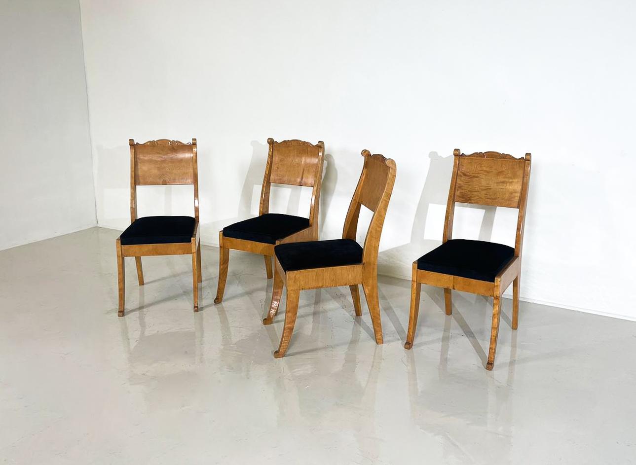 Wood Set of 4 Russian Chairs, Birch Veneer, Early 19th Century For Sale