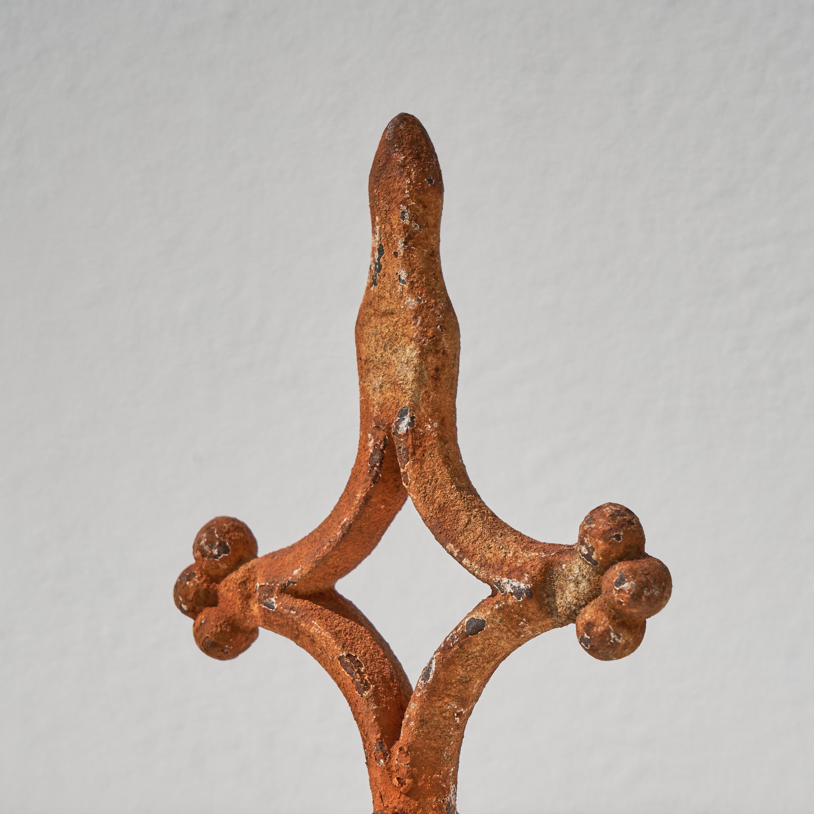 Set of 4 Rusted 19th Century Decorative Finials For Sale 2