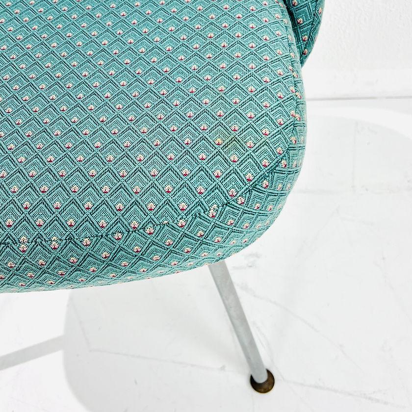Set of 4 Saarinen Executive Side Chairs by Knoll 3