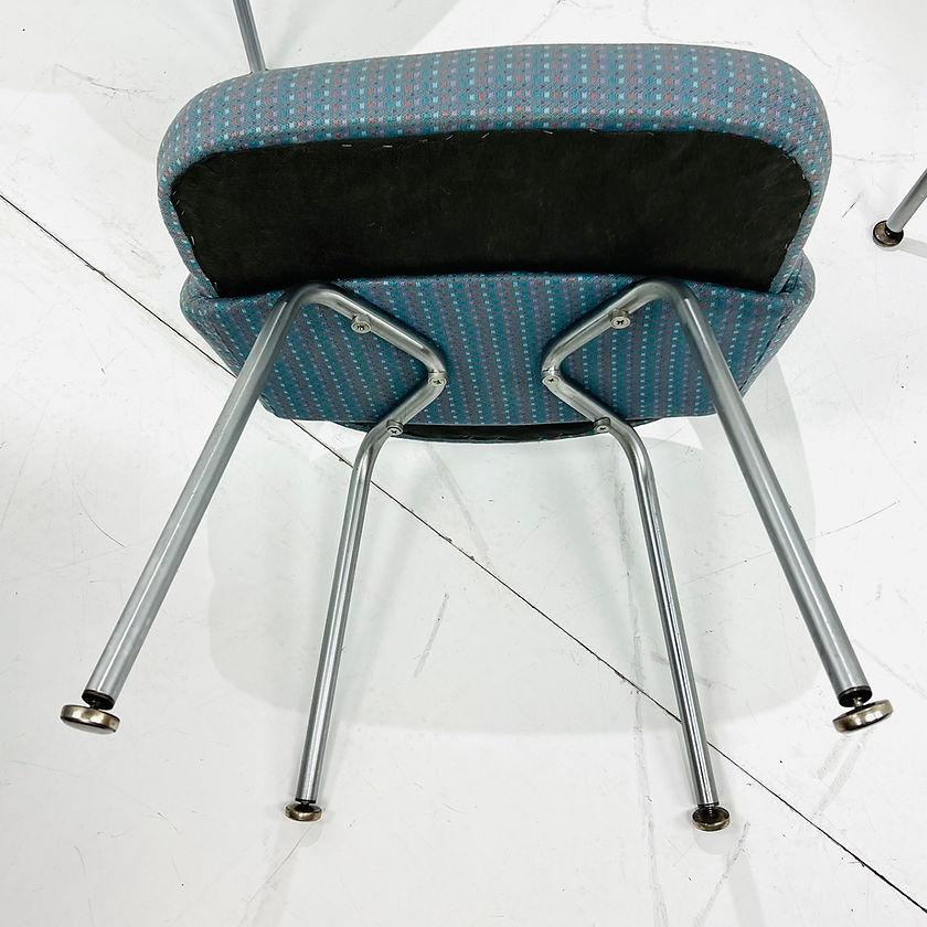 Set of 4 Saarinen Executive Side Chairs by Knoll 5