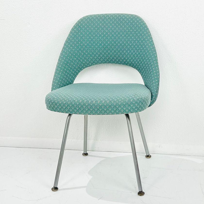 Set of 4 Saarinen Executive Side Chairs by Knoll In Good Condition In Dallas, TX
