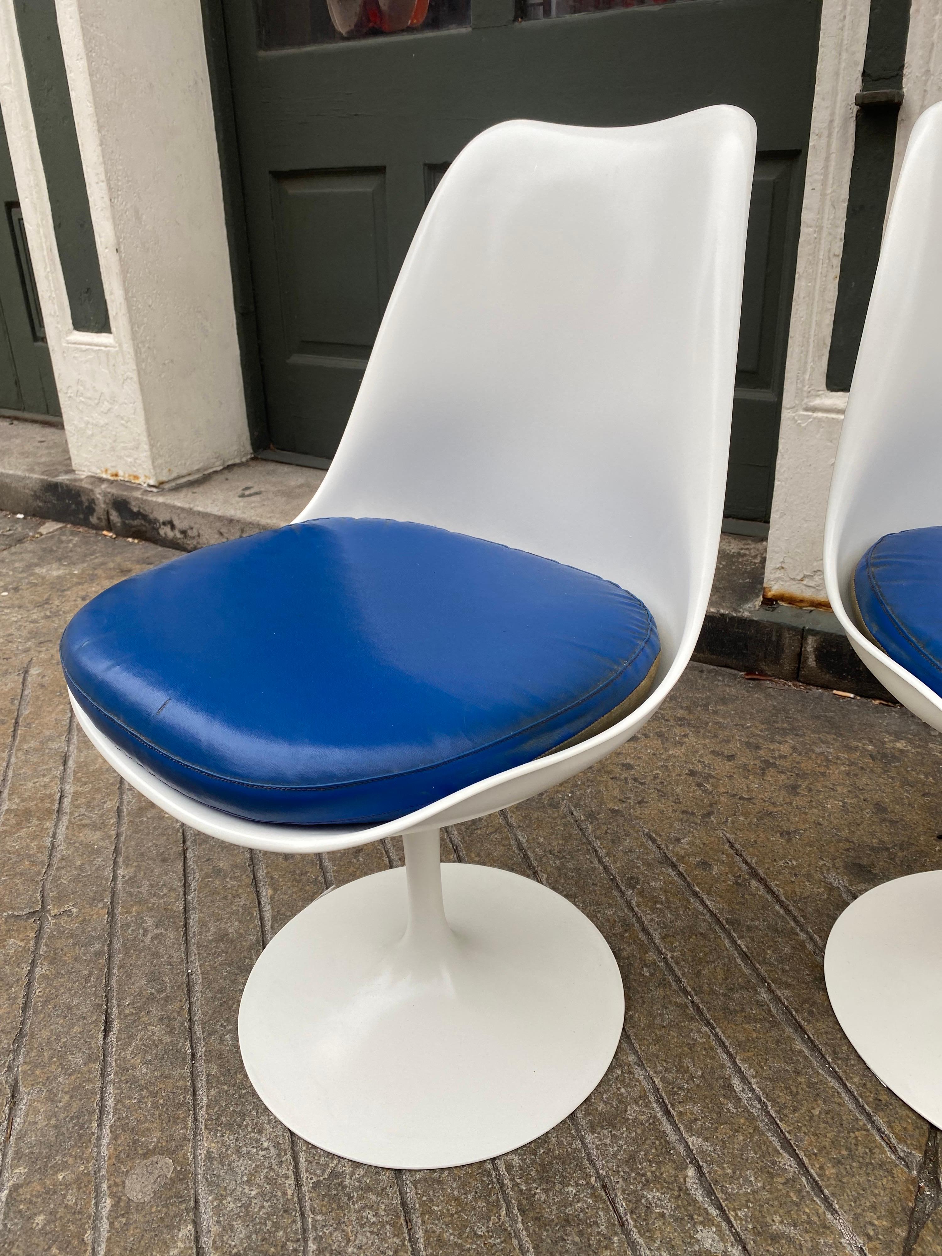 Mid-Century Modern Set of 4 Saarinen for Knoll Swivel Side Chairs