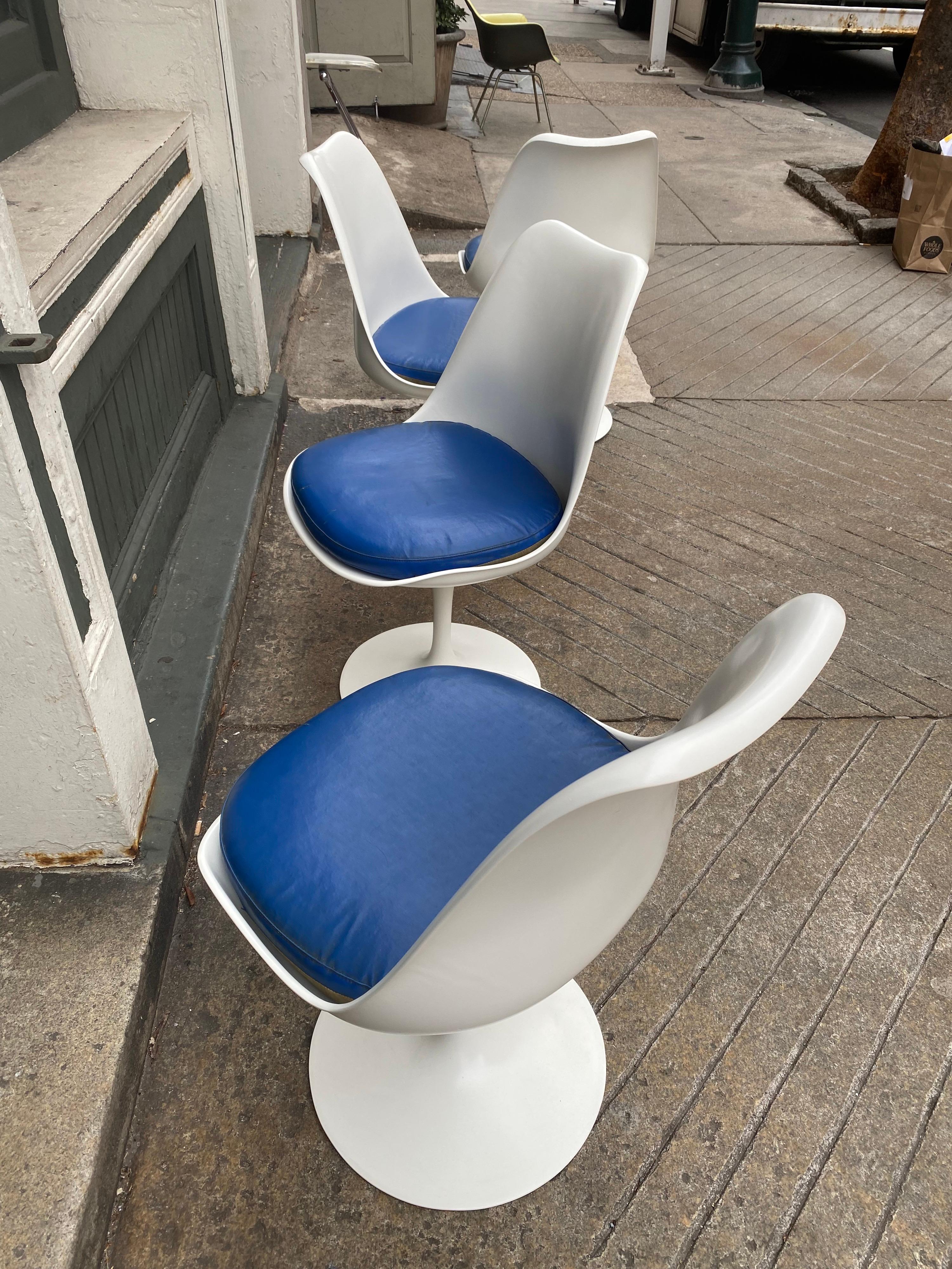 Set of 4 Saarinen for Knoll Swivel Side Chairs 1
