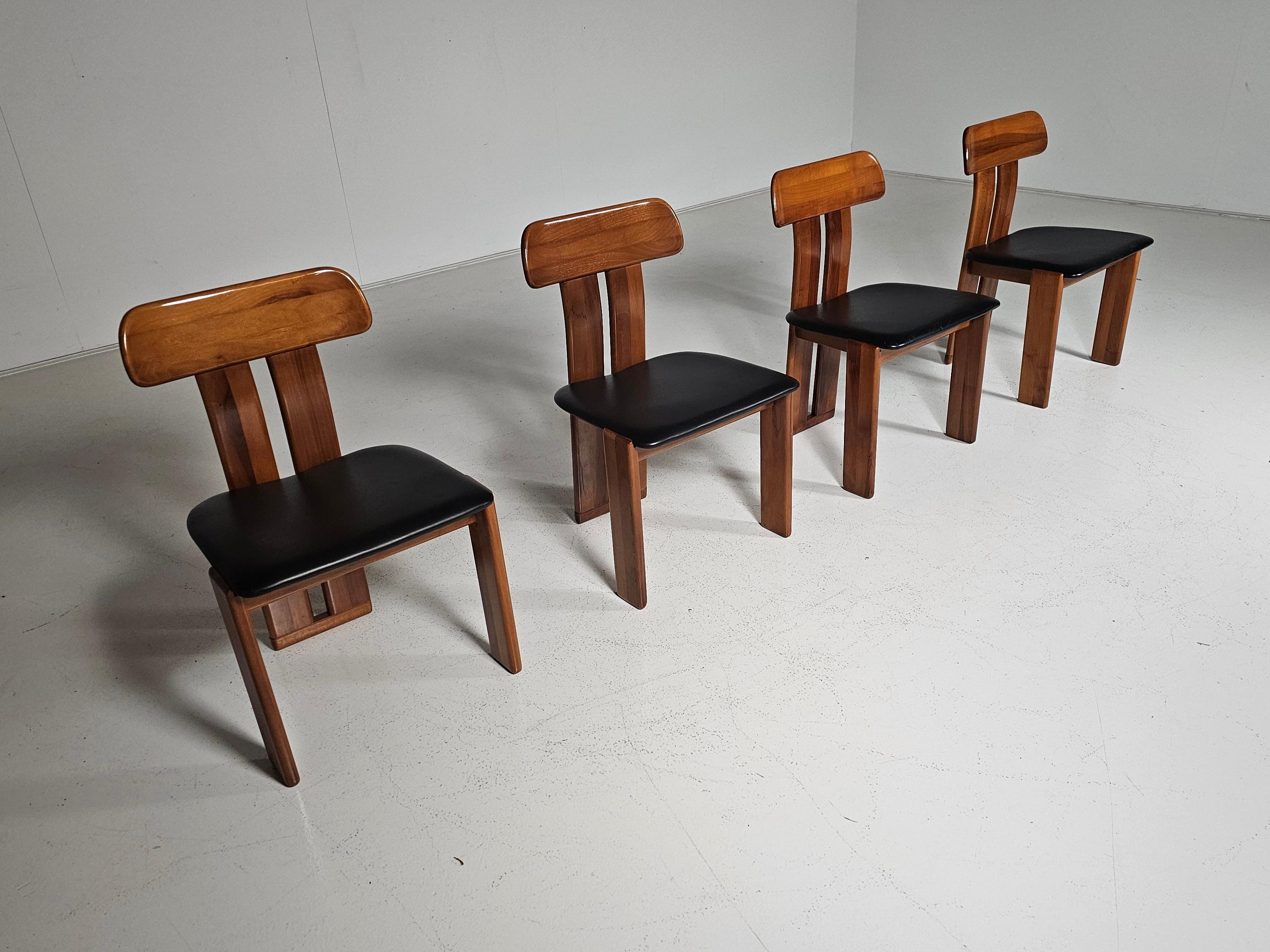 Mid-Century Modern Set of 4 'Sapporo' Dining Chairs by Mario Marenco for Mobil Girgi, Italy, 1970s For Sale