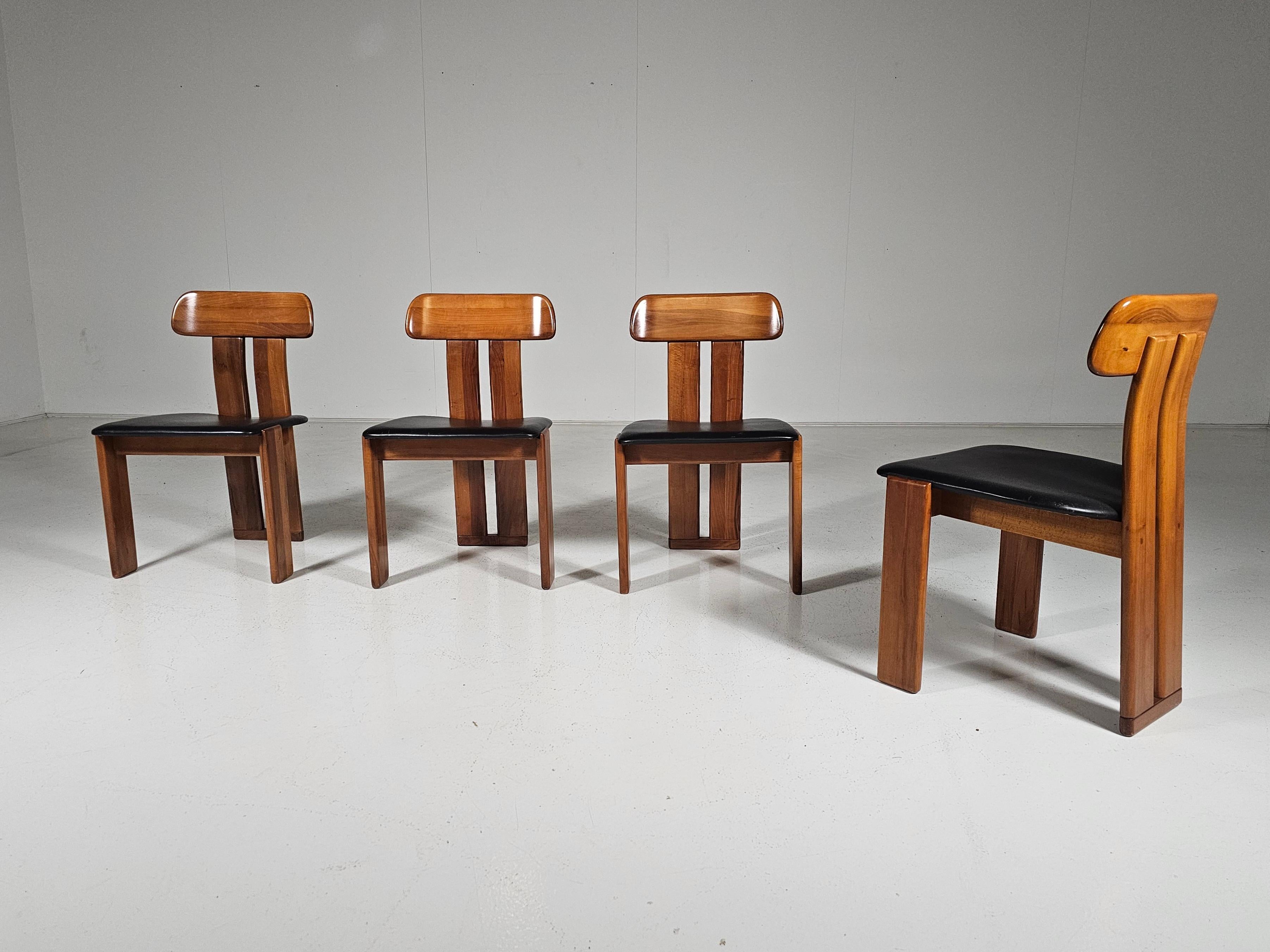 Late 20th Century Set of 4 'Sapporo' Dining Chairs by Mario Marenco for Mobil Girgi, Italy, 1970s For Sale