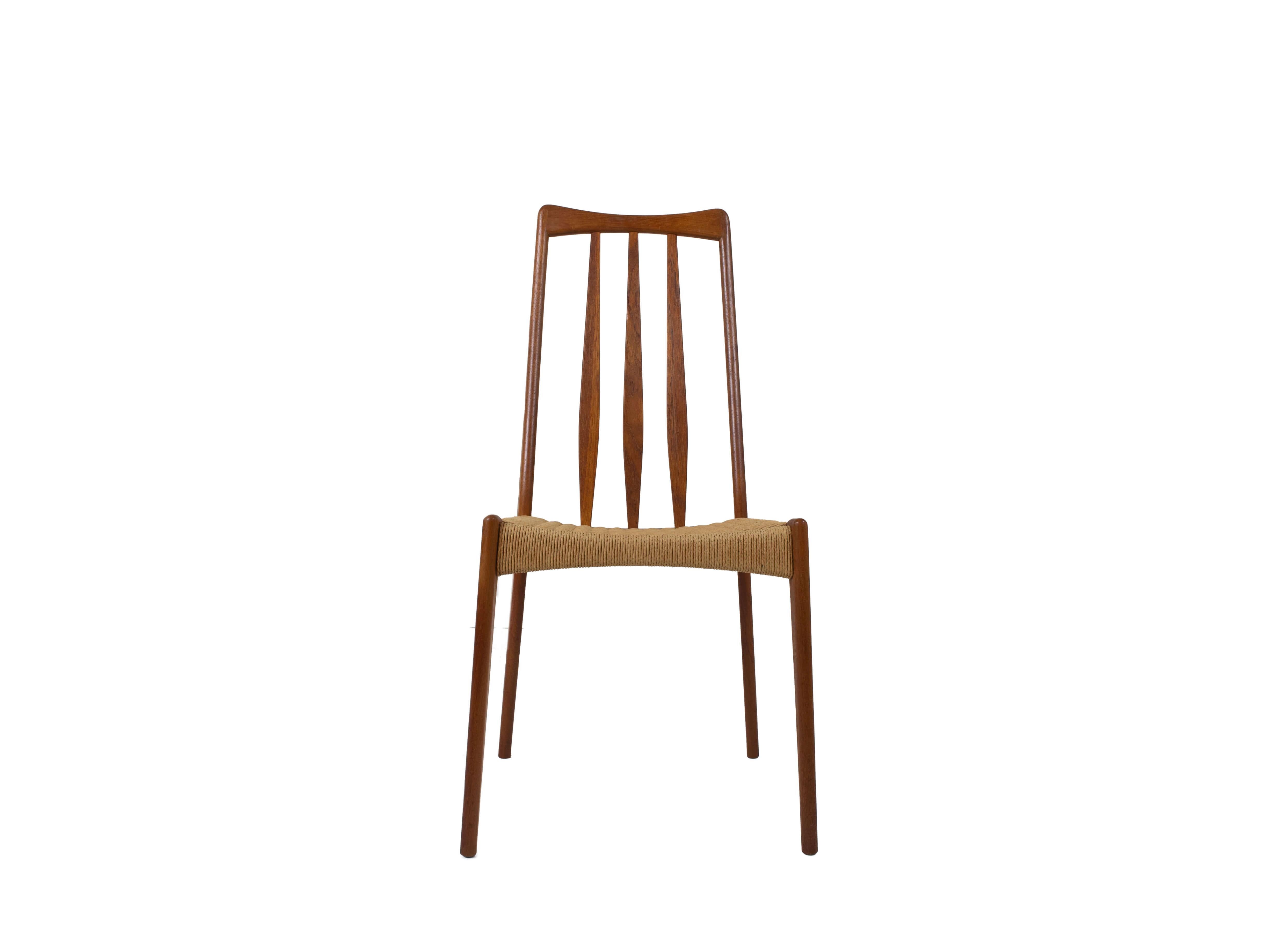 Scandinavian Modern Set of 4 Scandinavian Design Vintage Dining Chairs in Papercord and Teak