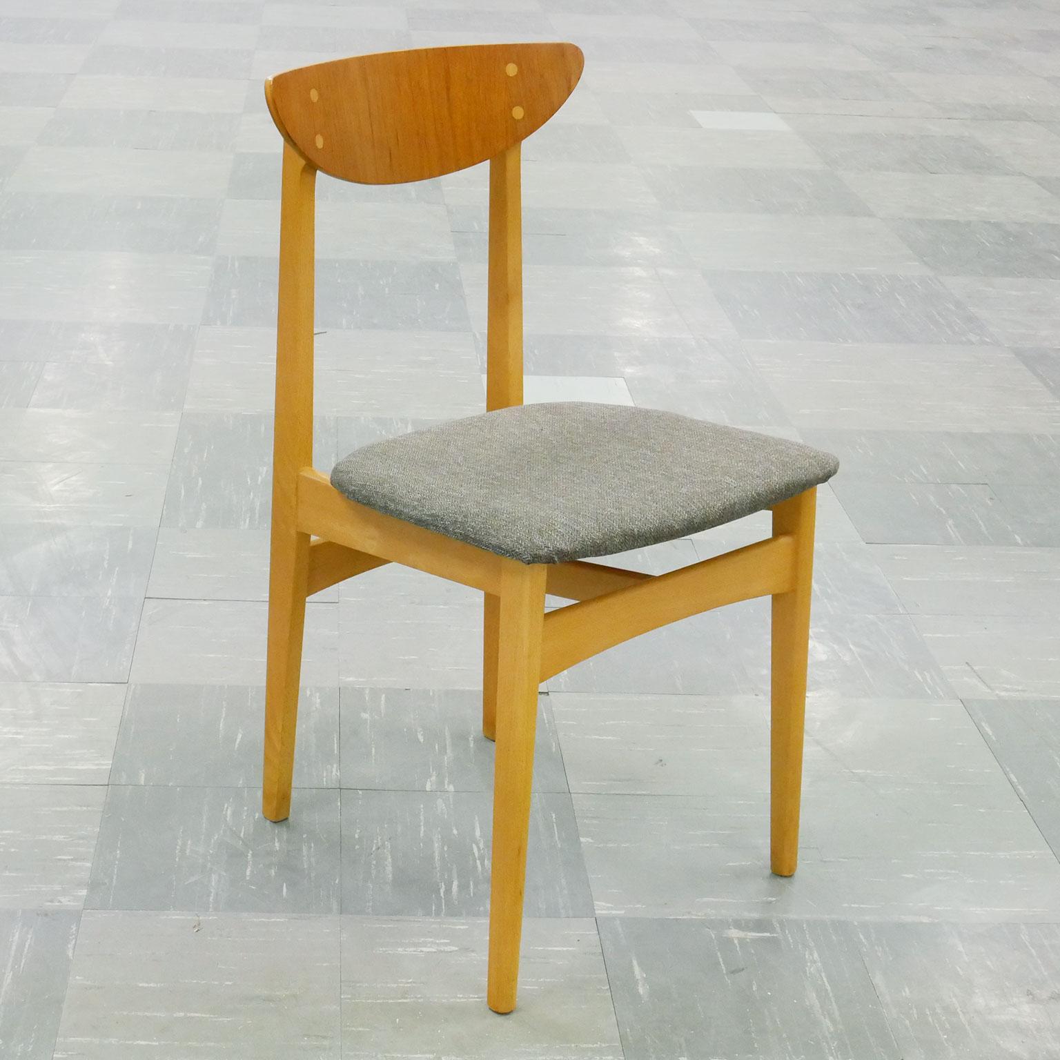 Scandinavian Modern Set of 4 Scandinavian Midcentury Dining Chairs