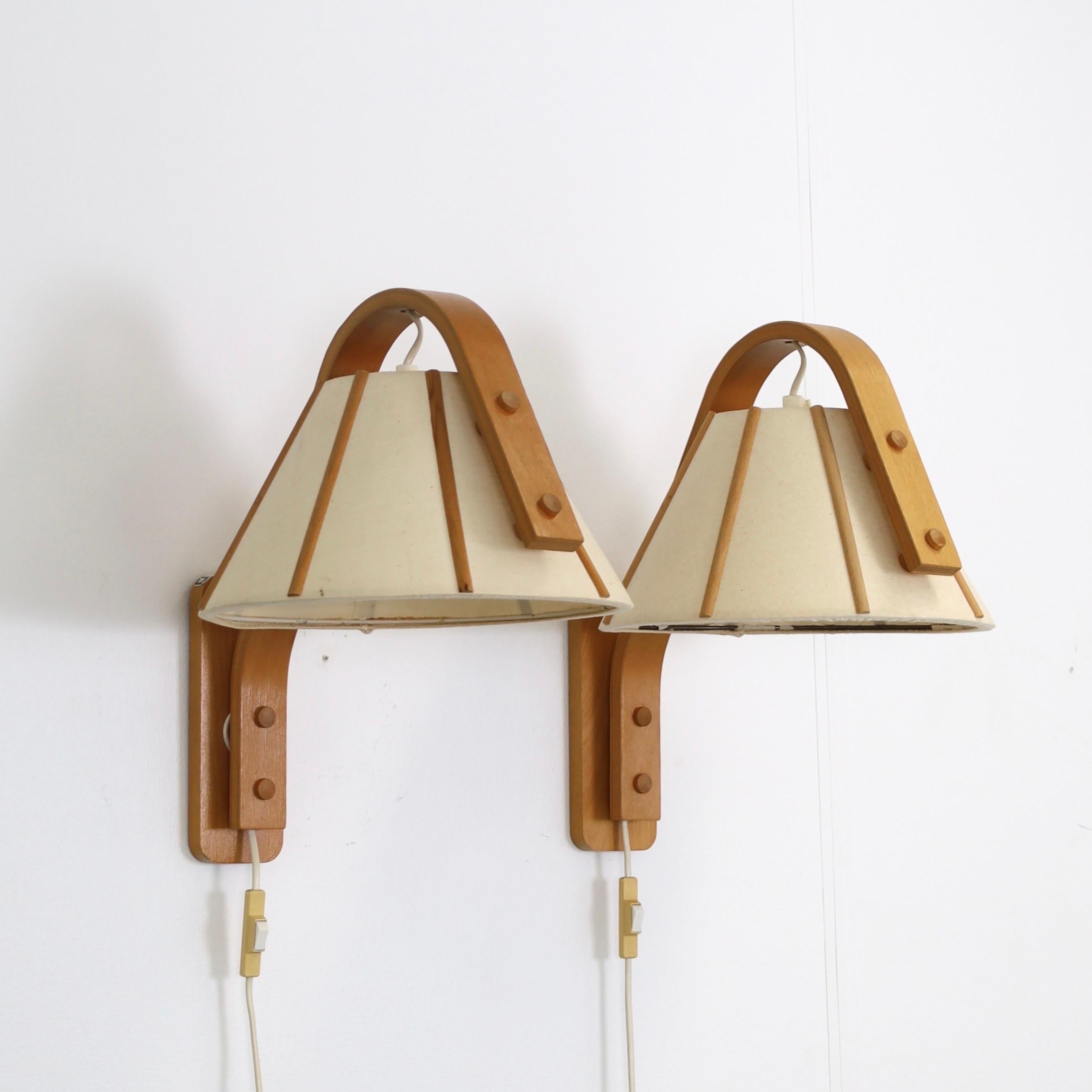 Danish Set of 4 Scandinavian Modern Beech wood wall lamps by Jan Wickelgren, 1970s For Sale