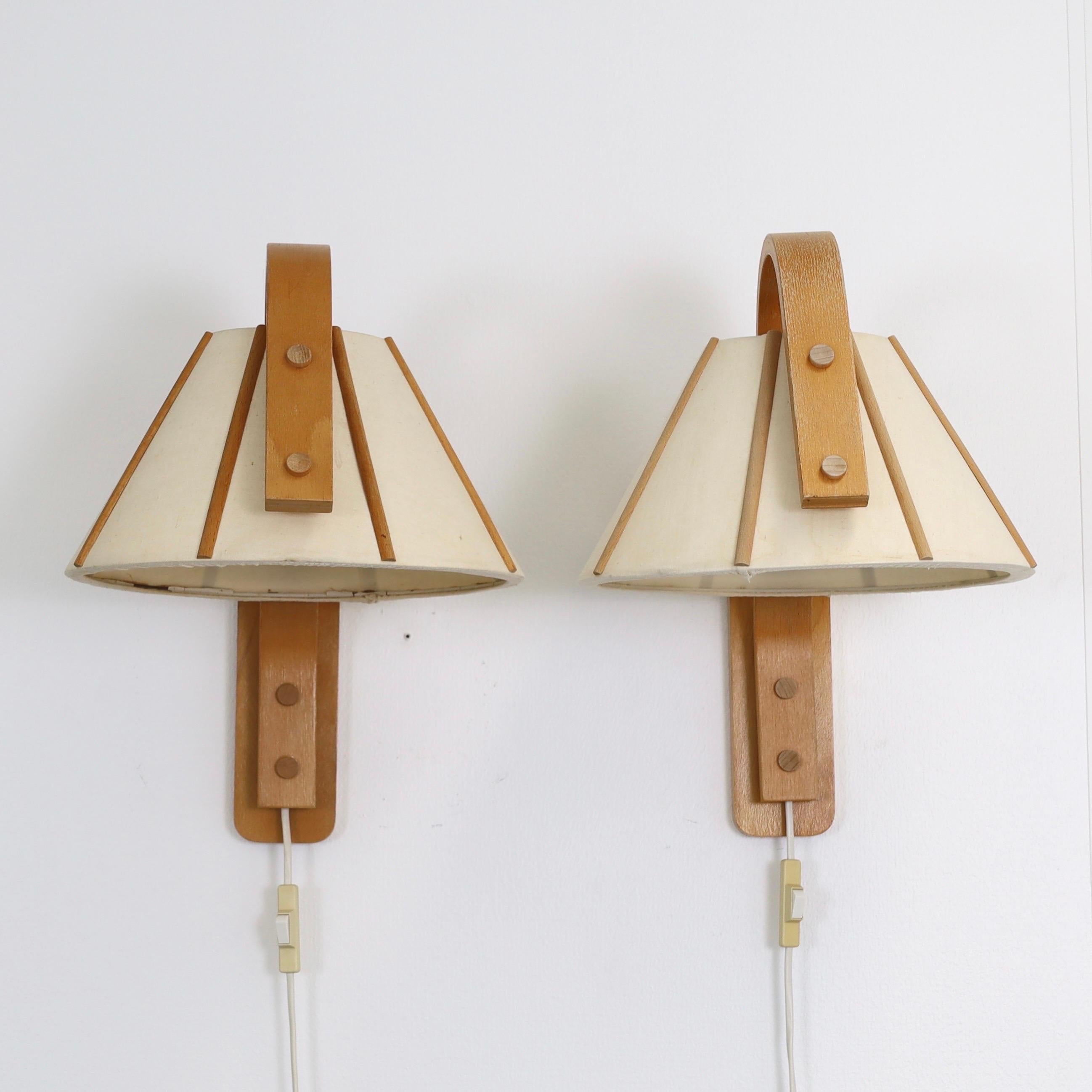 Late 20th Century Set of 4 Scandinavian Modern Beech wood wall lamps by Jan Wickelgren, 1970s For Sale