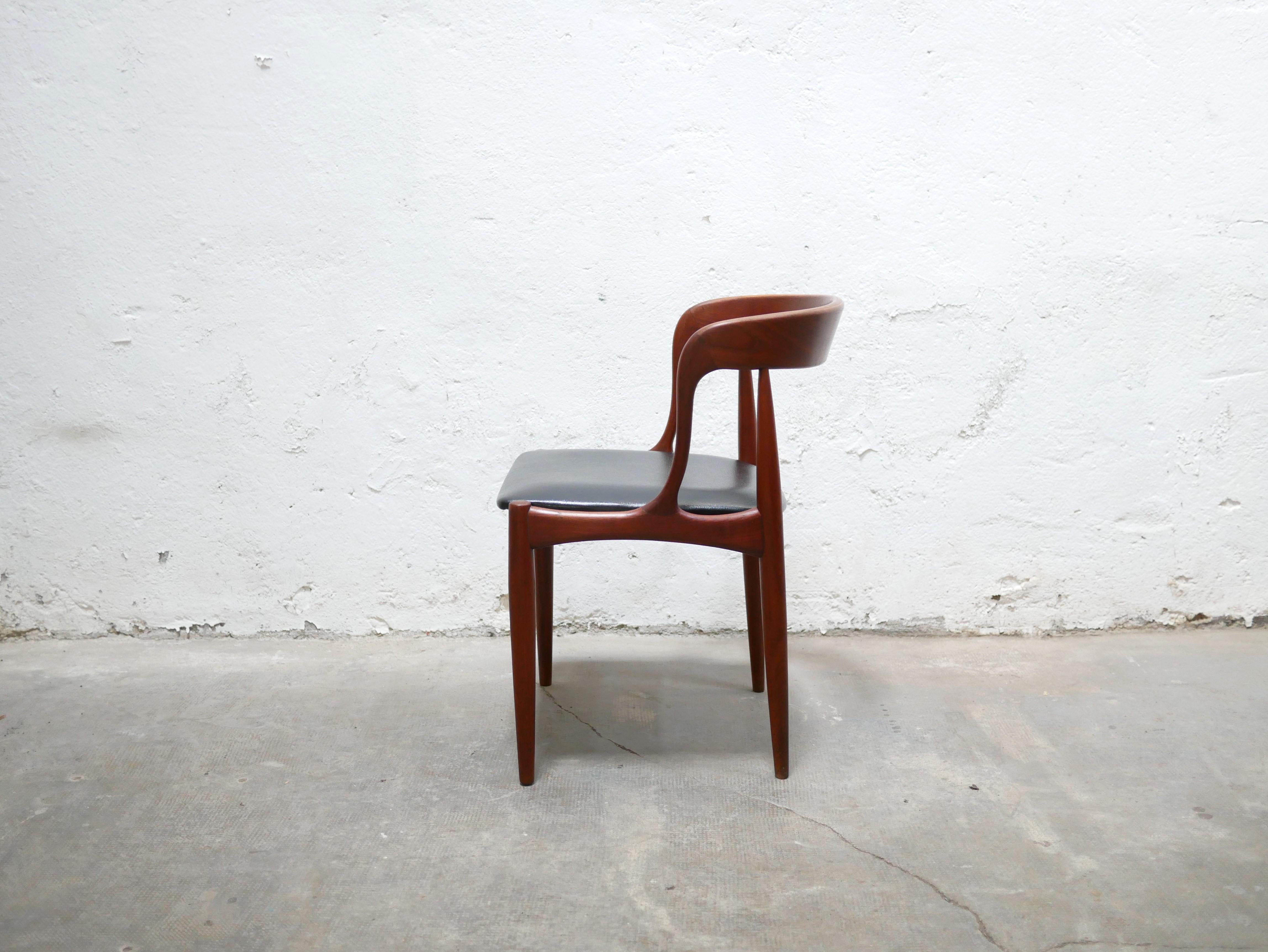 Set of 4 Scandinavian teak chairs by J. Andersen for Uldum Mobelfabrik For Sale 7