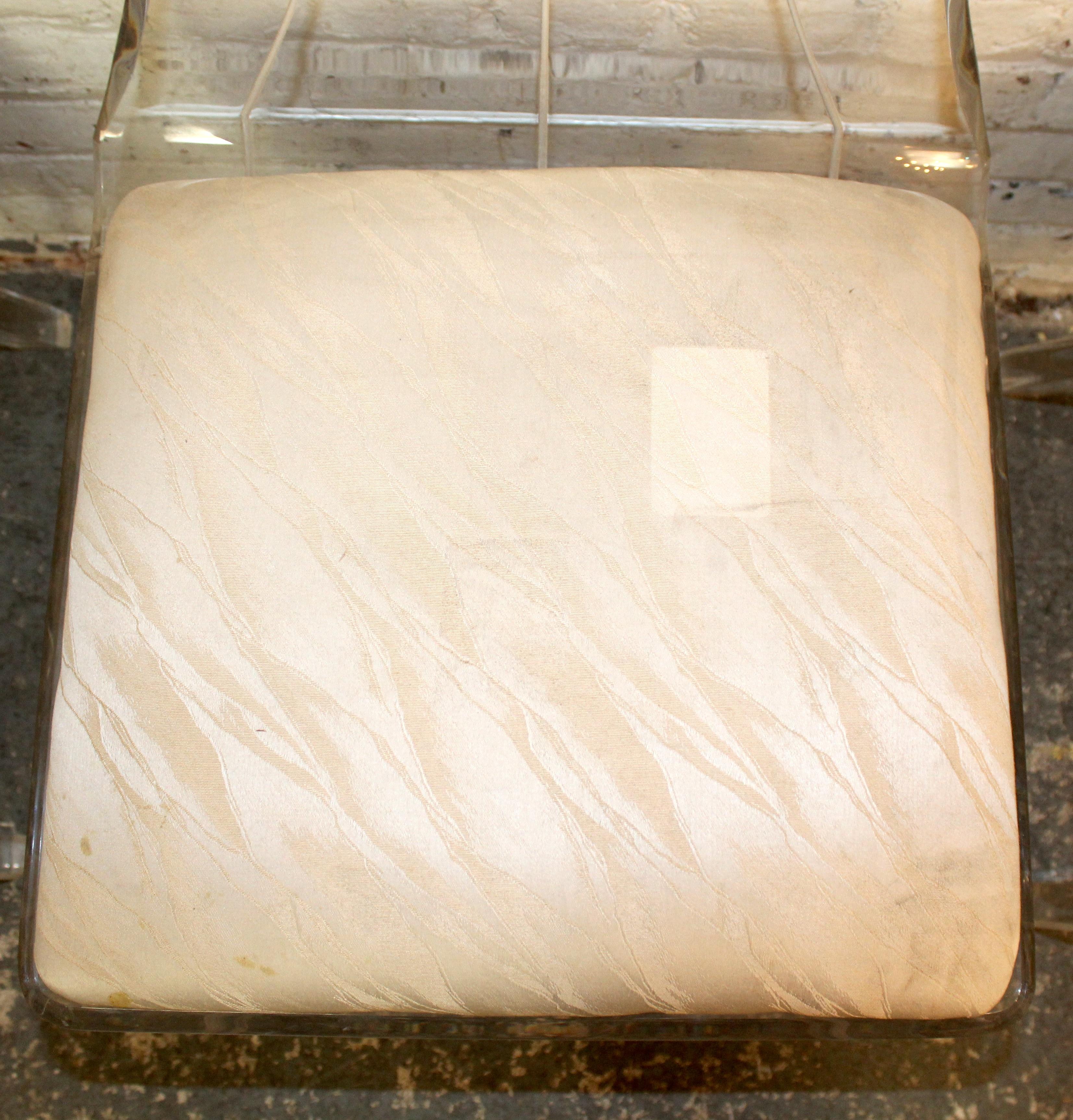 Ensemble de 4 chaises de salle à manger sculpturales à haut dossier en Lucite en vente 3