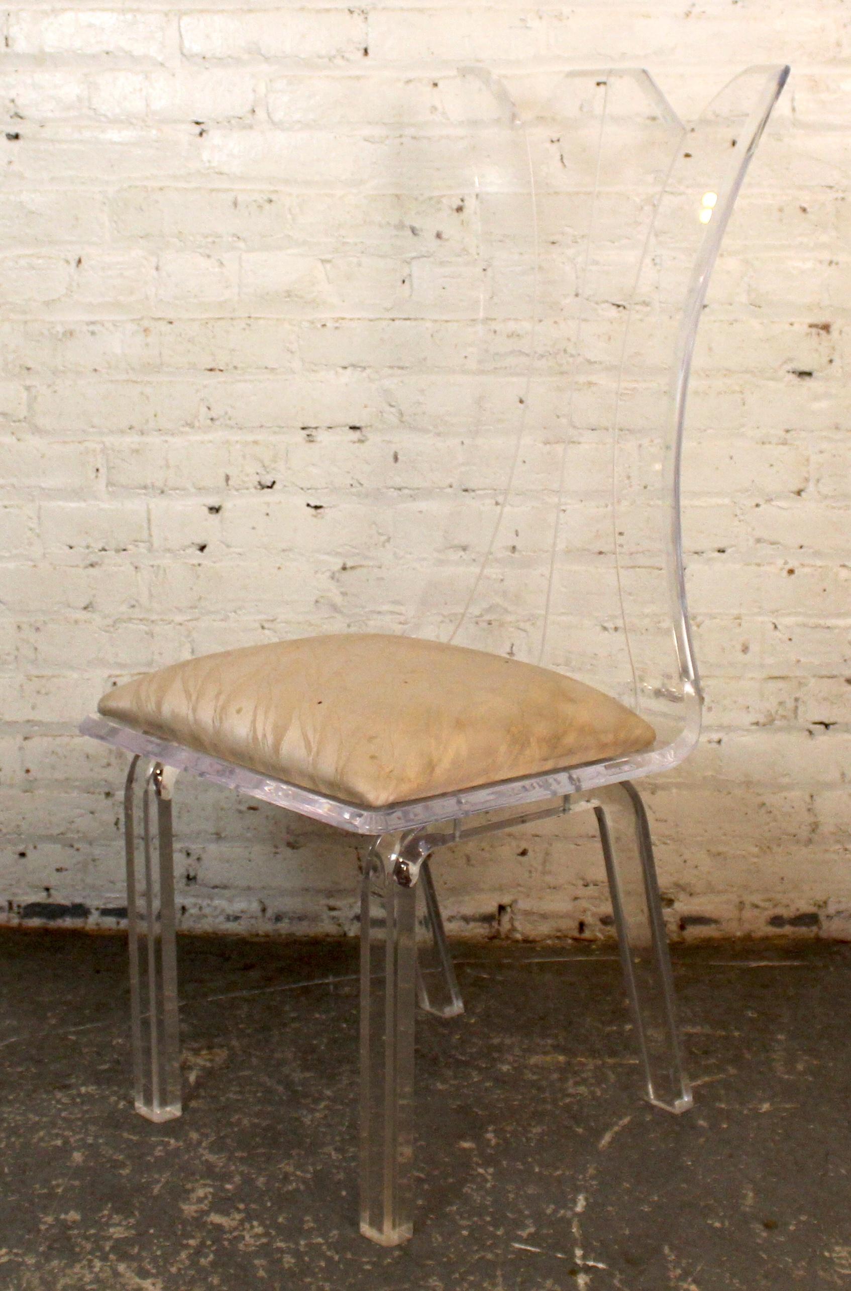 Ensemble de 4 chaises de salle à manger sculpturales à haut dossier en Lucite en vente 5