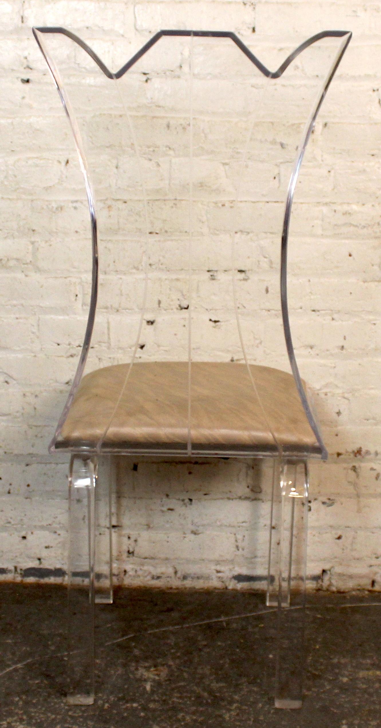 Ensemble de 4 chaises de salle à manger sculpturales à haut dossier en Lucite en vente 7