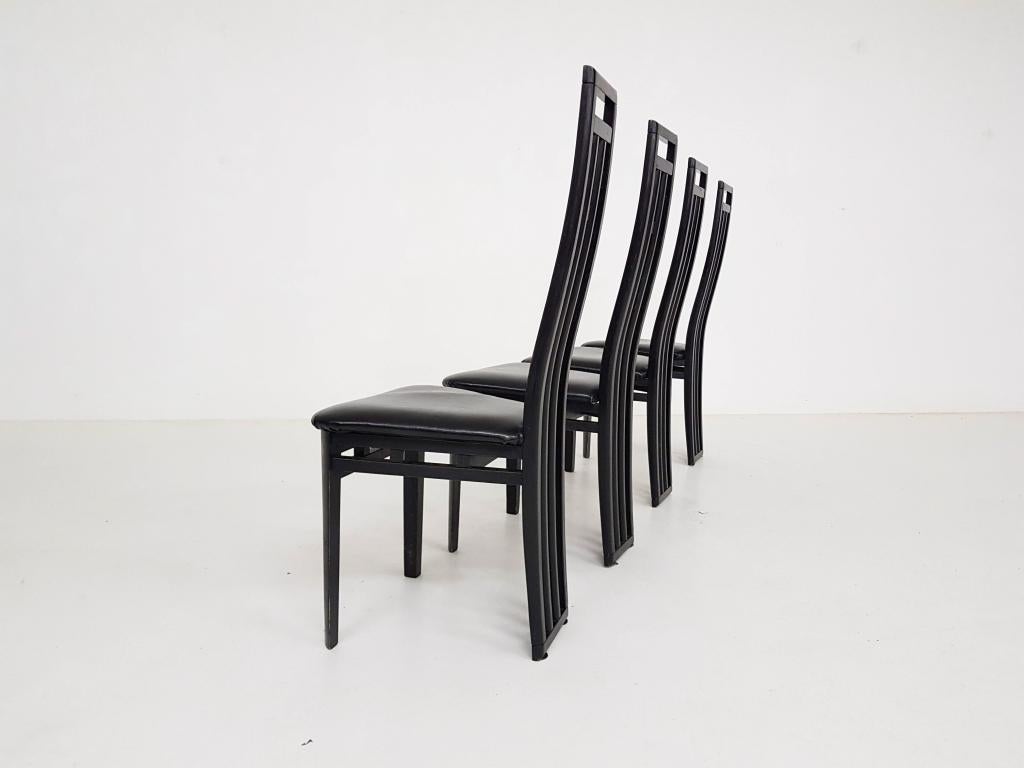 Ensemble de 4 chaises de salle à manger sculpturales en cuir noir de style italien moderne par A. Sibau Bon état - En vente à Amsterdam, NL