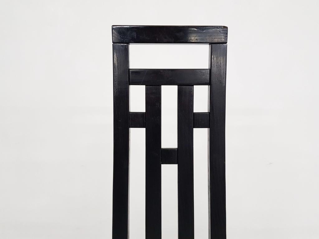 Cuir Ensemble de 4 chaises de salle à manger sculpturales en cuir noir de style italien moderne par A. Sibau en vente