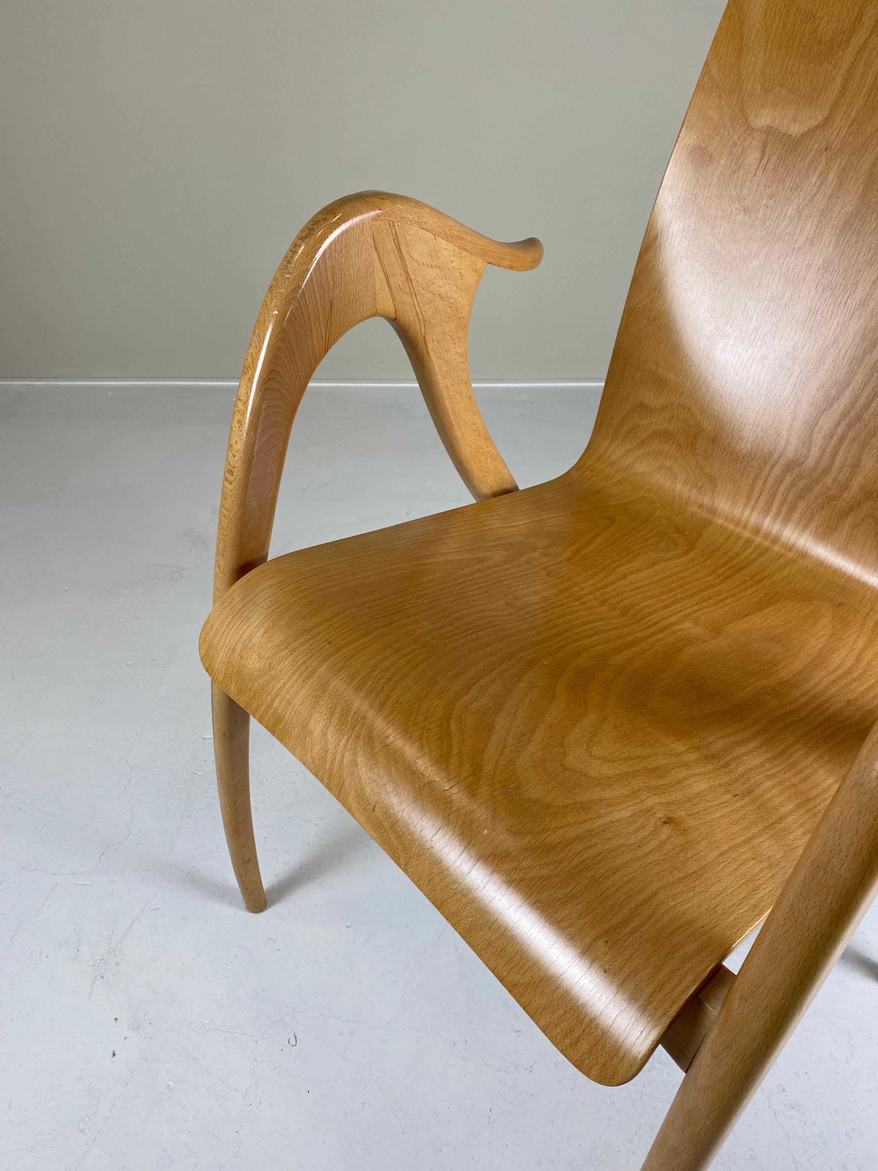 Aufgelistet ist ein wunderbares Set von vier italienischen skulpturalen Sesseln, hergestellt von Malatesta und Mason in den frühen 1950er Jahren. Sie werden in Charlotte und Peter Fiell's '1950s Decorative Art', S. 23-24, veröffentlicht, bleiben