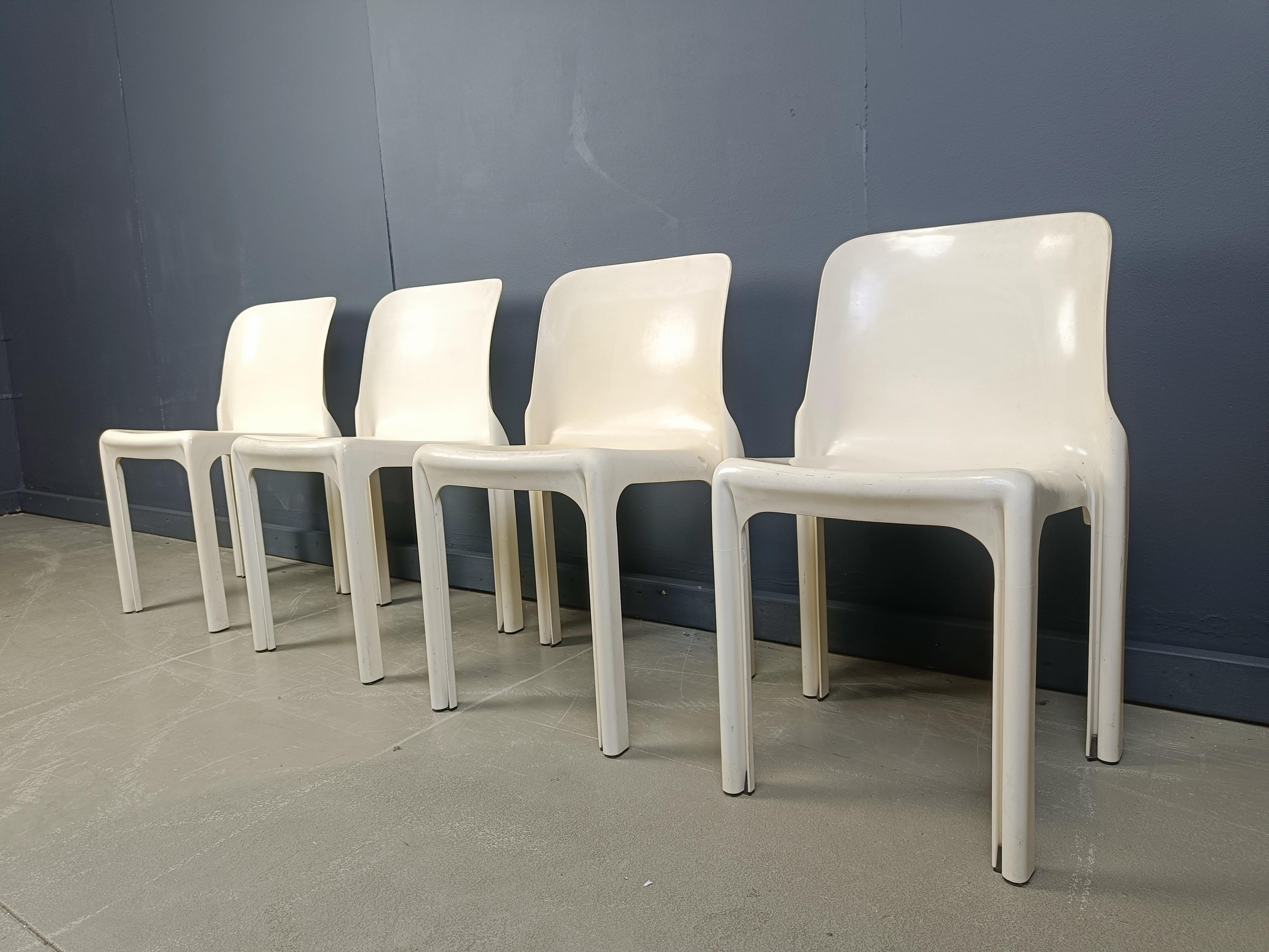 Plastica Set di 4 sedie da pranzo Selene di Vico Magistretti per Artemide, anni '70 in vendita