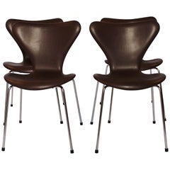 Set of 4 Series 7 Chairs, Model 3107, by Arne Jacobsen and Fritz Hansen, 1967