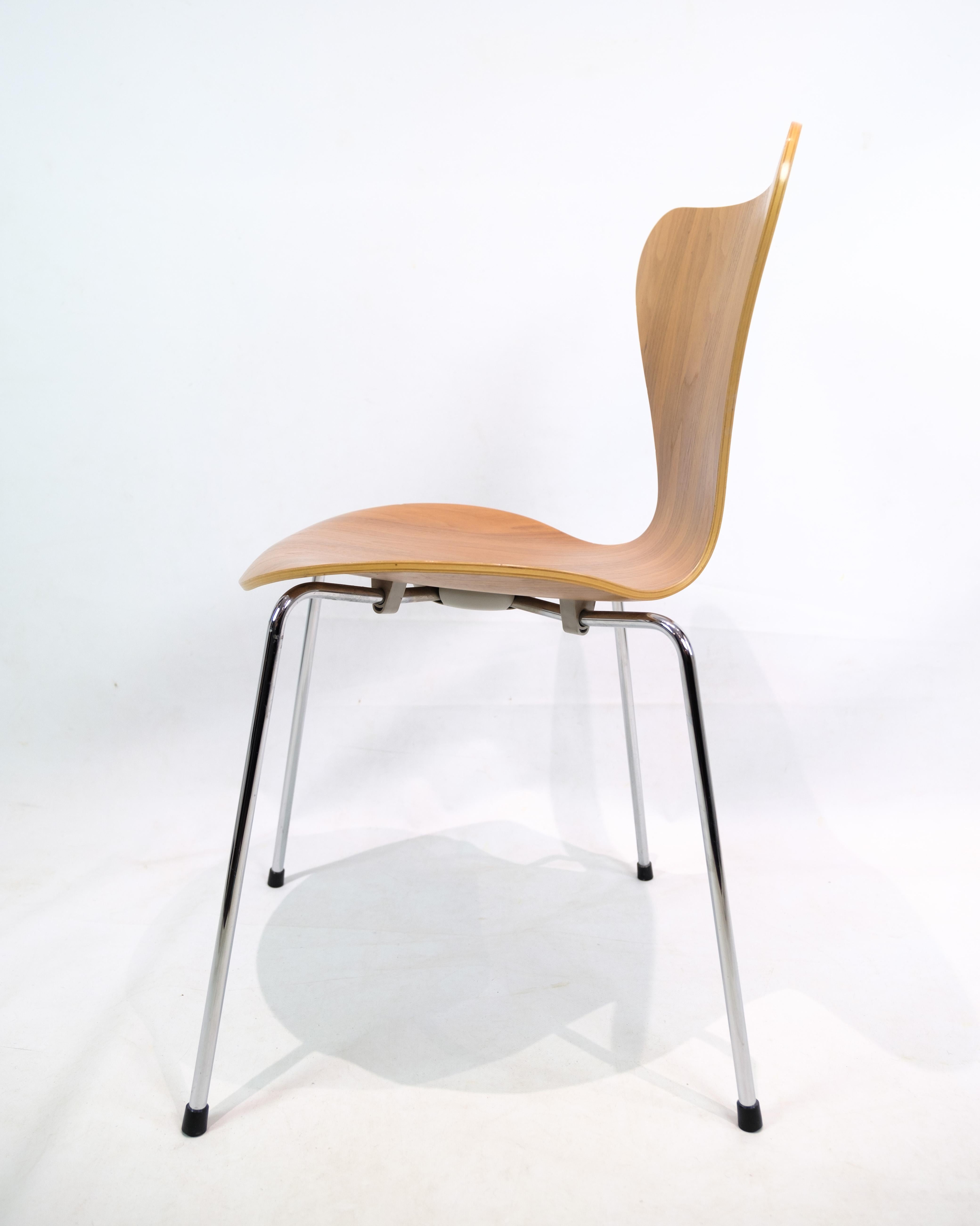 Fin du 20e siècle Ensemble de 4 chaises Seven en noyer d'Arne Jacobsen et Fritz Hansen de 1980 en vente