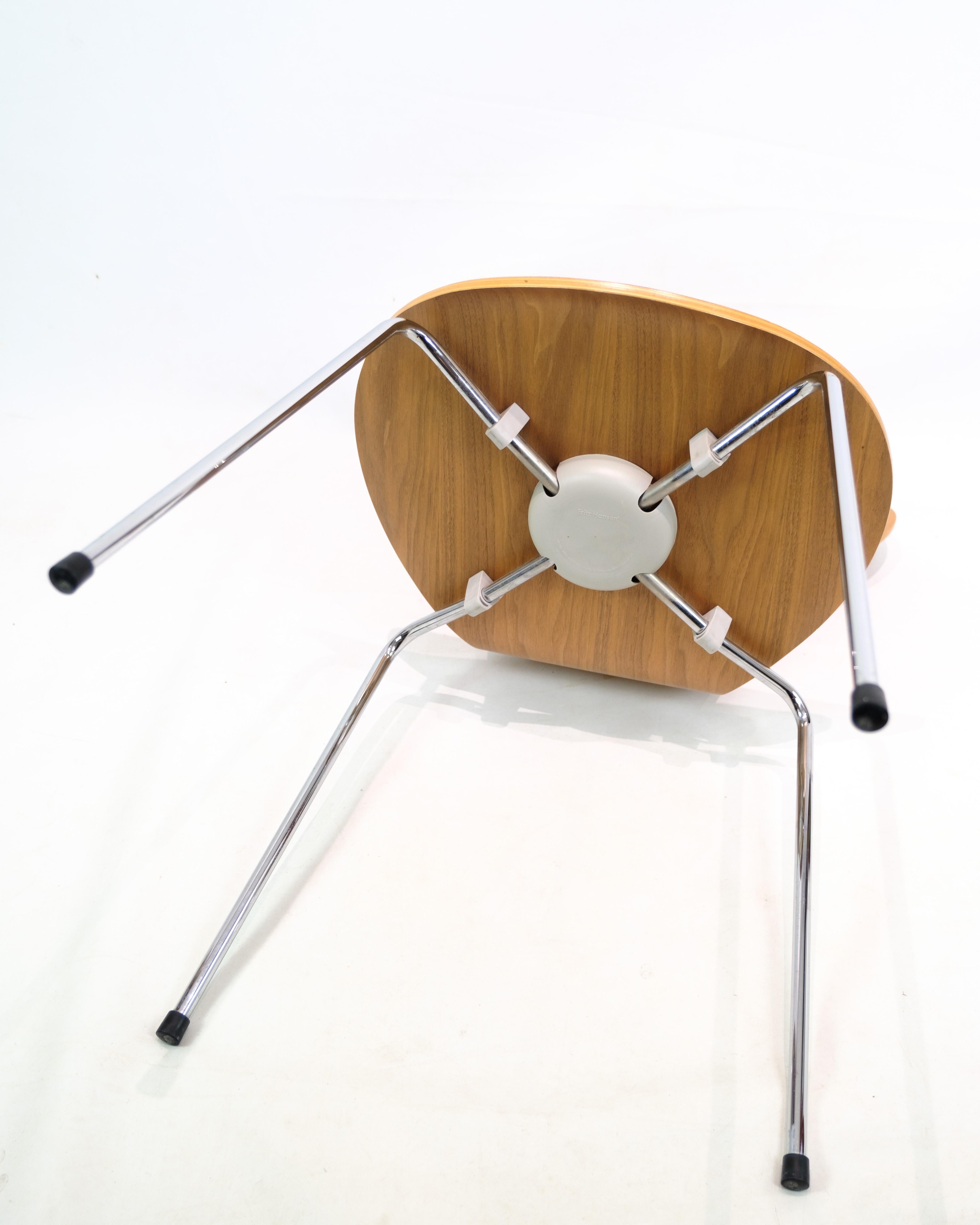 Ensemble de 4 chaises Seven en noyer d'Arne Jacobsen et Fritz Hansen de 1980 en vente 1