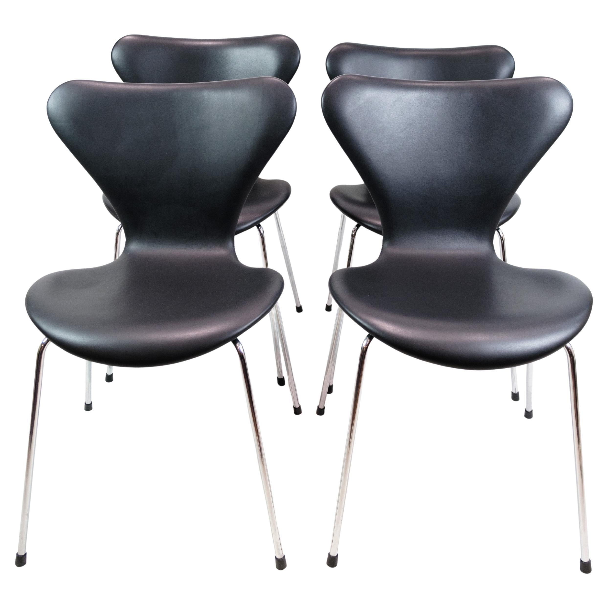Set Of Four Series Seven Chairs Model 3107 In Black Leather By Arne Jacobsen