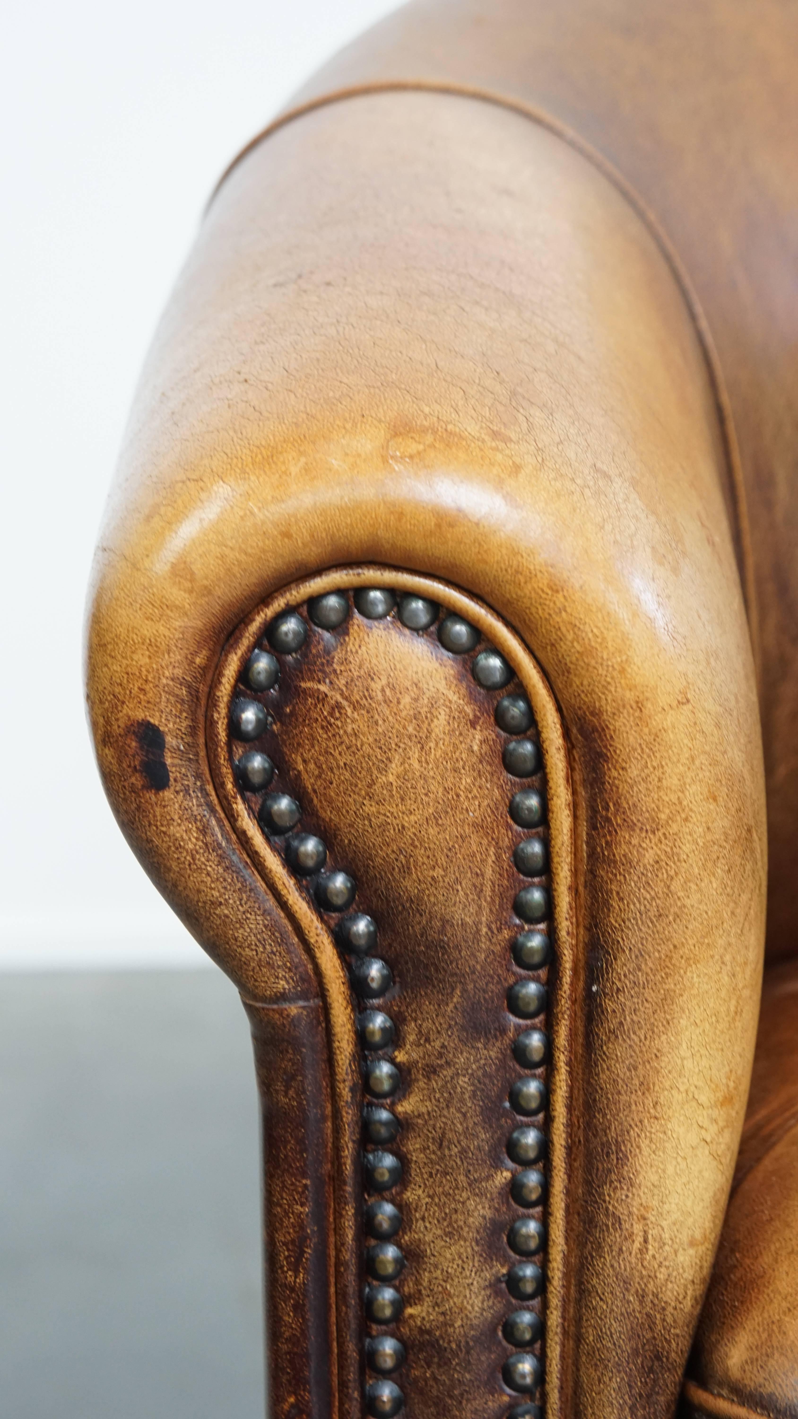 Ensemble de 4 fauteuils club en cuir de mouton en vente 5