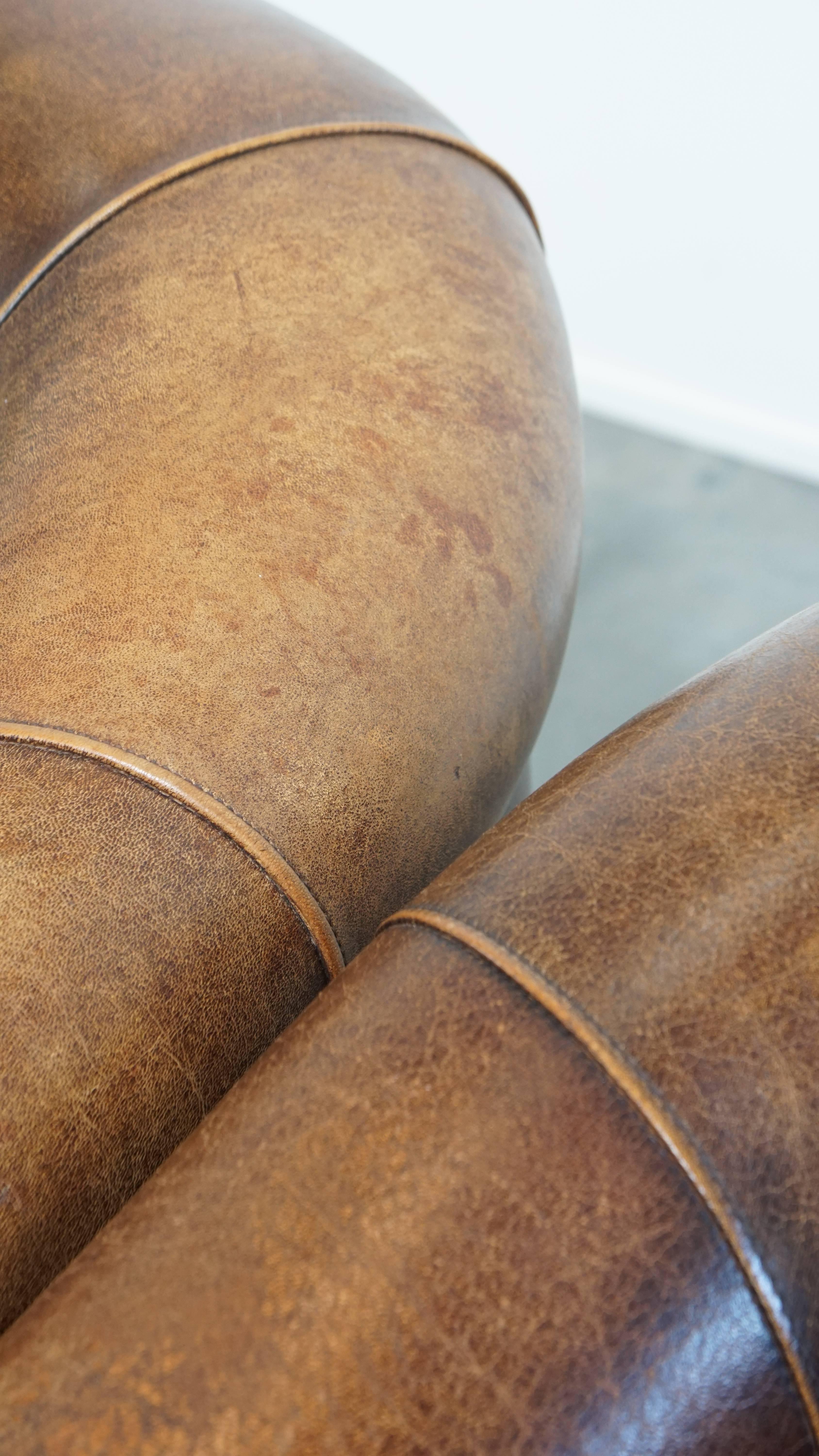 Ensemble de 4 fauteuils club en cuir de mouton en vente 7